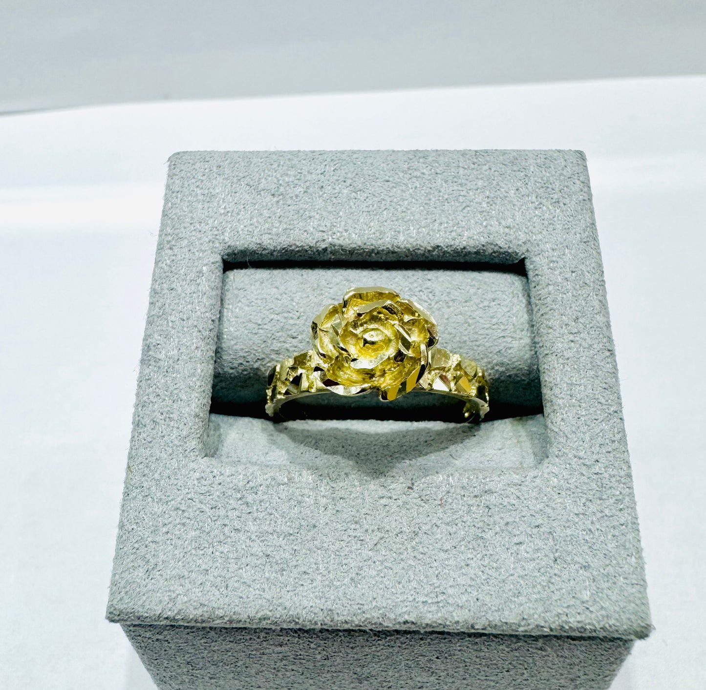 10K GOLD ROSE FLOWER RING, WEIGHT: 3.2gm, SIZE: 6.5