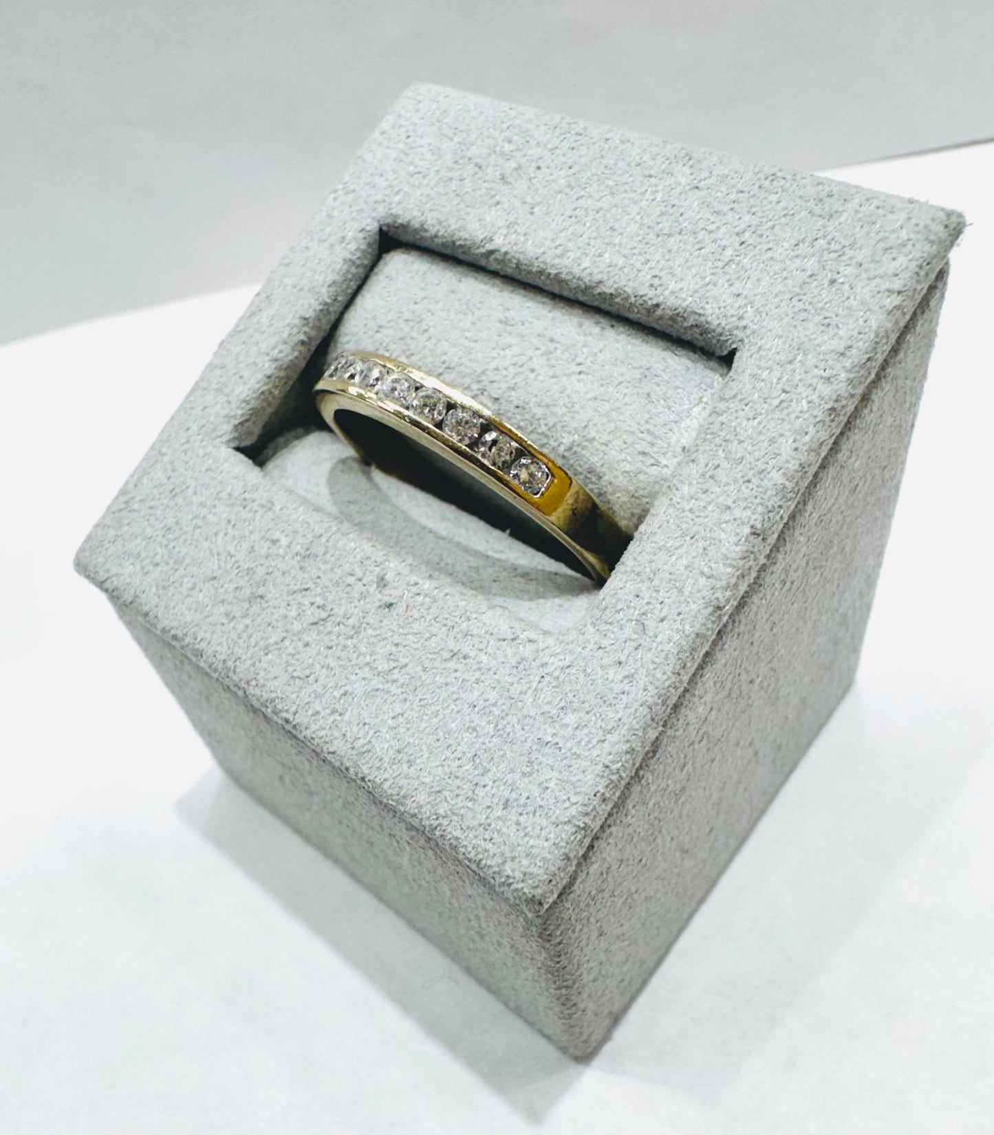 14K GOLD NATURAL DIAMOND WEDDING BAND, SIZE: 9