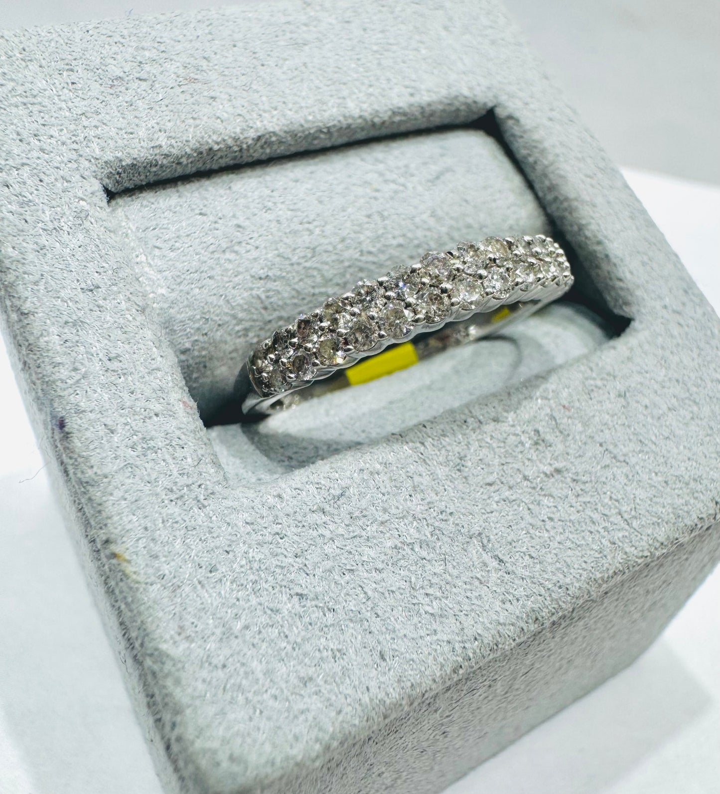 14K WHITE GOLD NATURAL DIAMOND WEDDING BAND, SIZE: 7