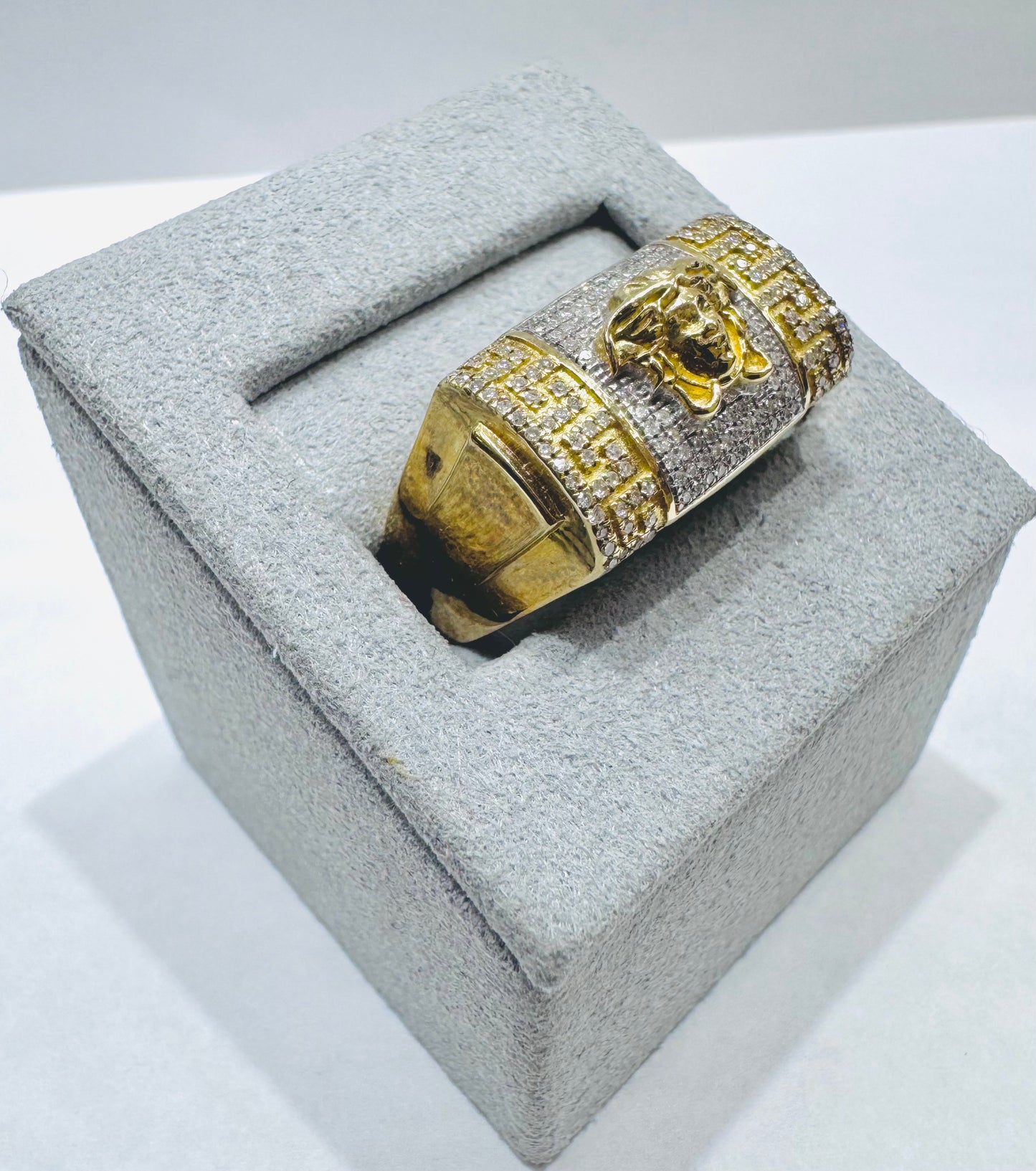 10K GOLD MEN’S NATURAL DIAMOND MEDUSA HEAD RING 0.33CTW, SIZE: 10