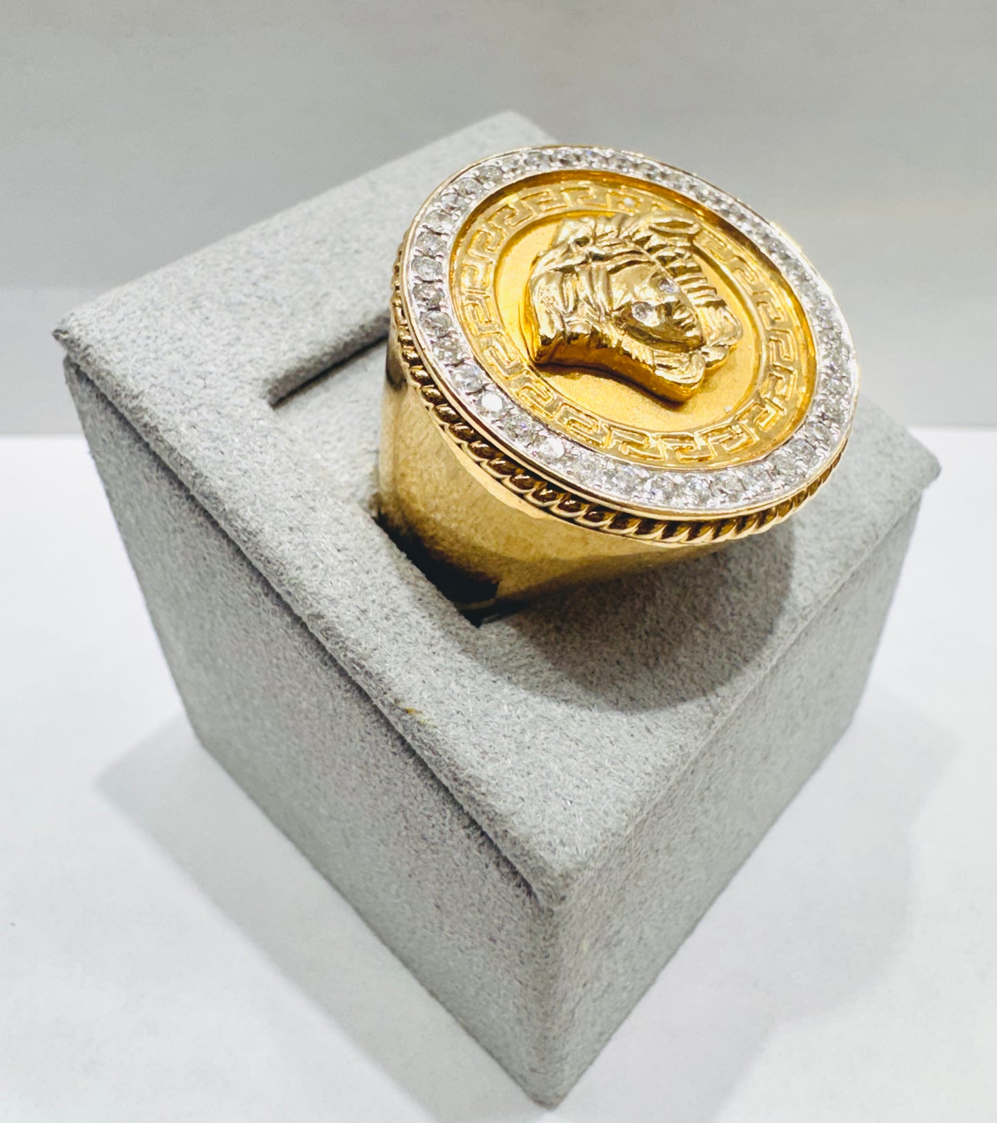 10K GOLD MEN’S NATURAL DIAMOND MEDUSA HEAD RING 1.00TW, SIZE: 10