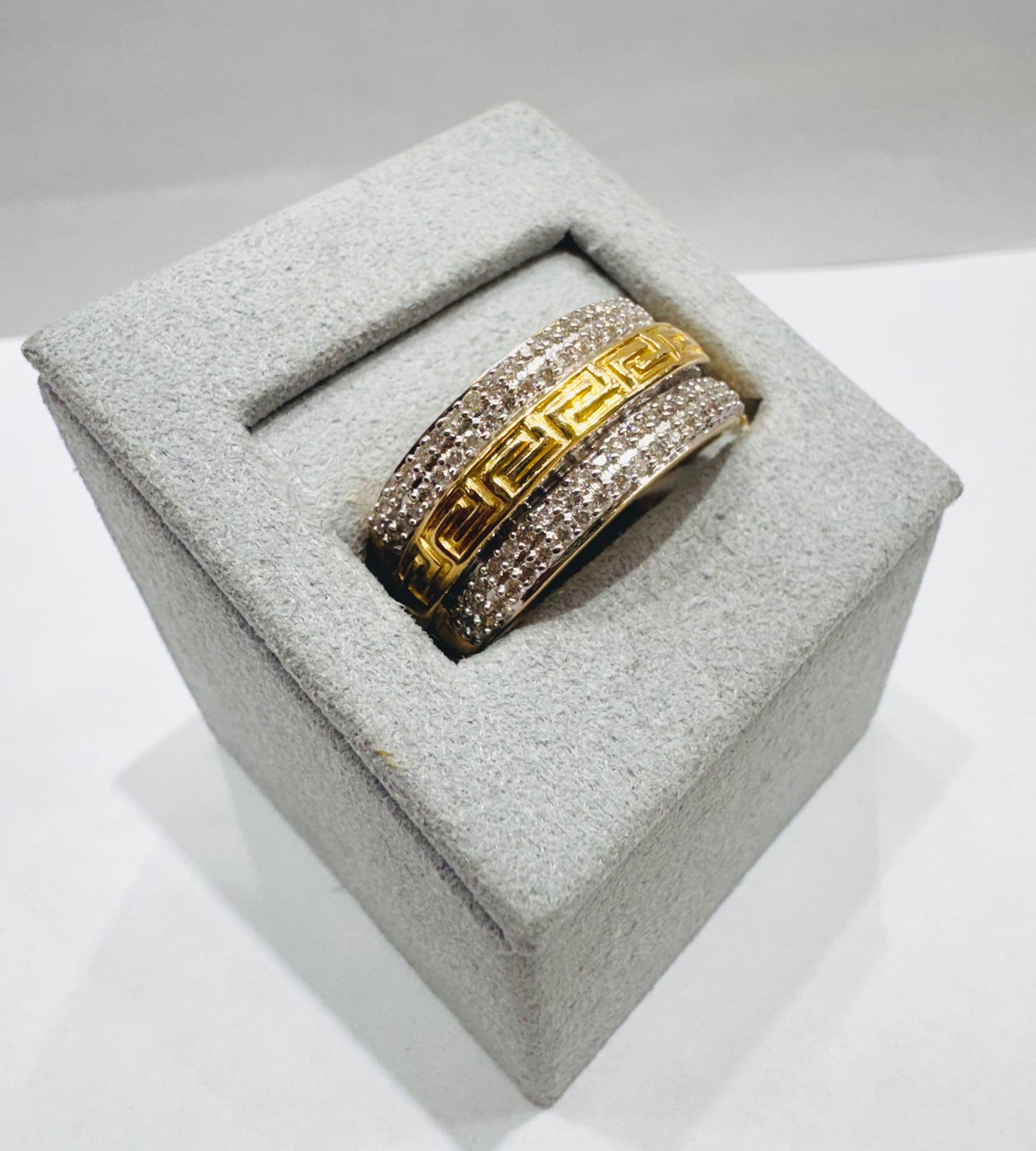 10K GOLD MEN’S NATURAL DIAMOND VERSACE DESIGN RING 0.50CT, SIZE: 10