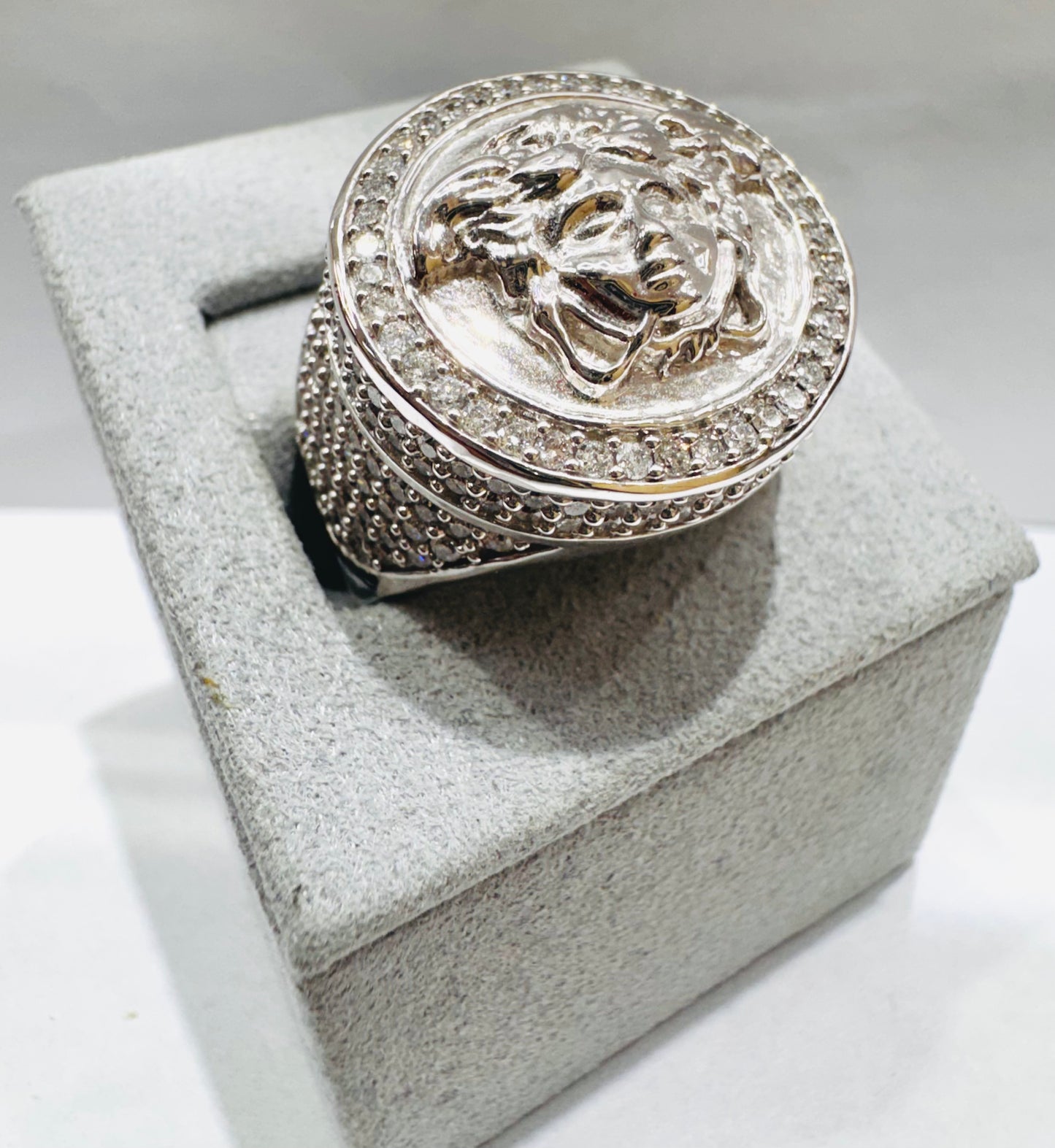 10K WHITE GOLD MEN’S NATURAL DIAMOND MEDUSA RING 2.78CT, SIZE: 10