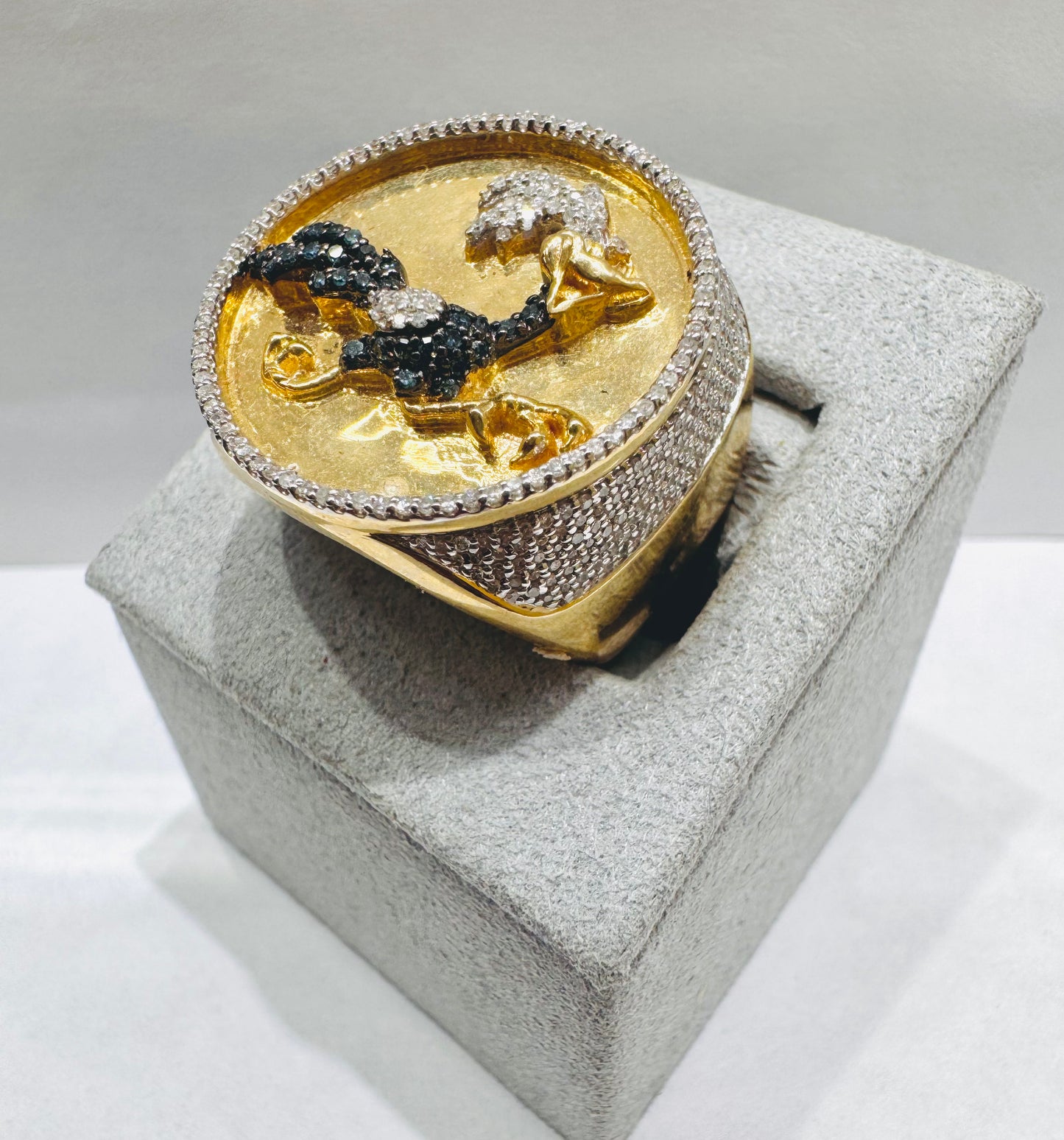 10K GOLD MEN’S NATURAL DIAMOND “ROAD RUNNER” RING 1.00CT, SIZE: 10.5