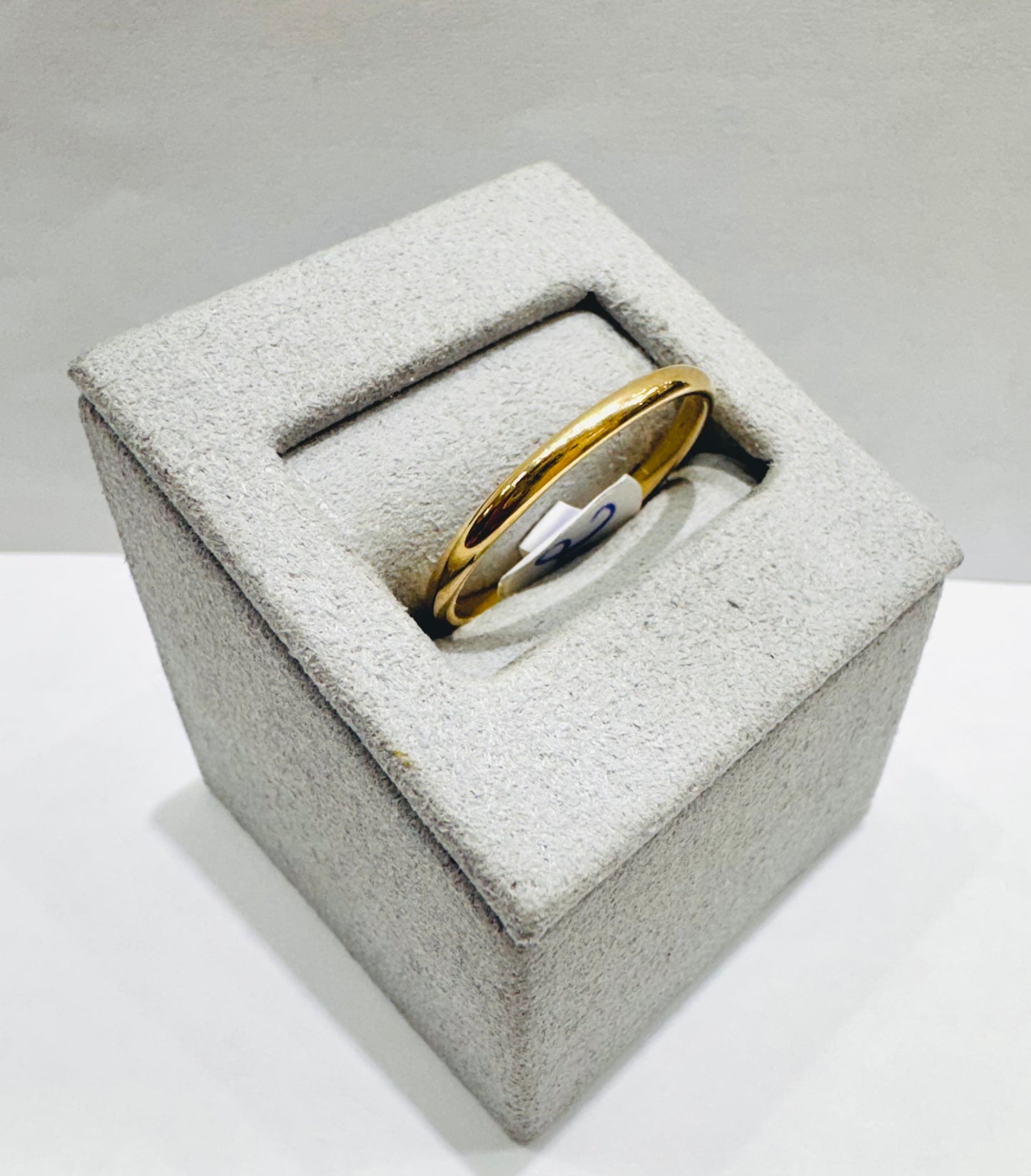 10K GOLD WEDDING BAND, WEIGHT: 1.8gm, SIZE: 11, WIDTH: 2mm
