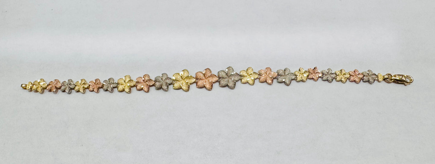 10K GOLD TRI COLOR HIBISCUS FLOWER BRACELET, WEIGHT: 6.5gm