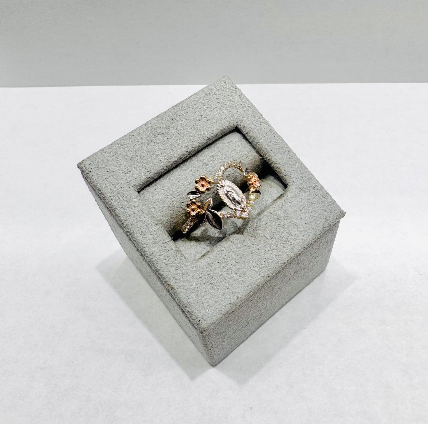 10K GOLD VIRGIN MARY RING, SIZE: 7, WEIGHT: 1.3gm