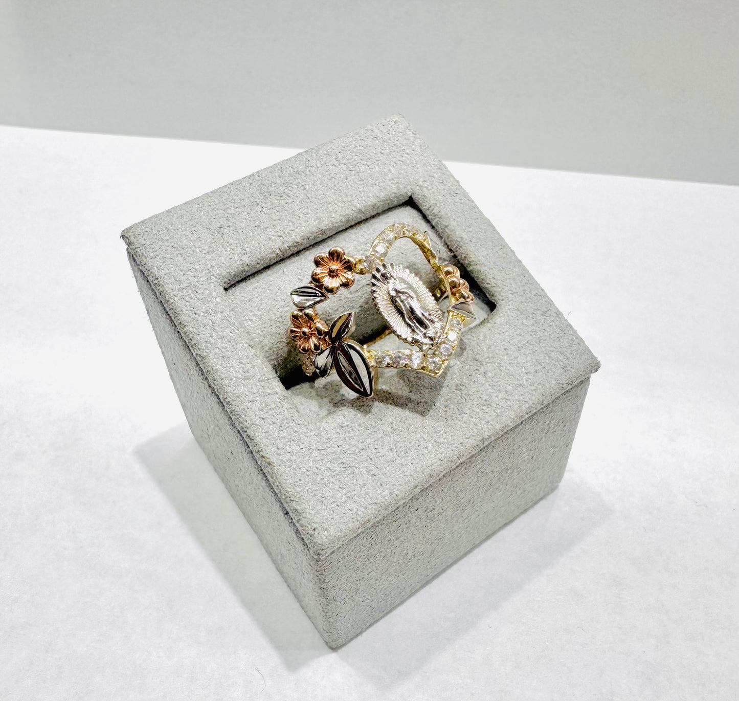 10K GOLD VIRGIN MARY RING, SIZE: 7, WEIGHT: 2.6gm