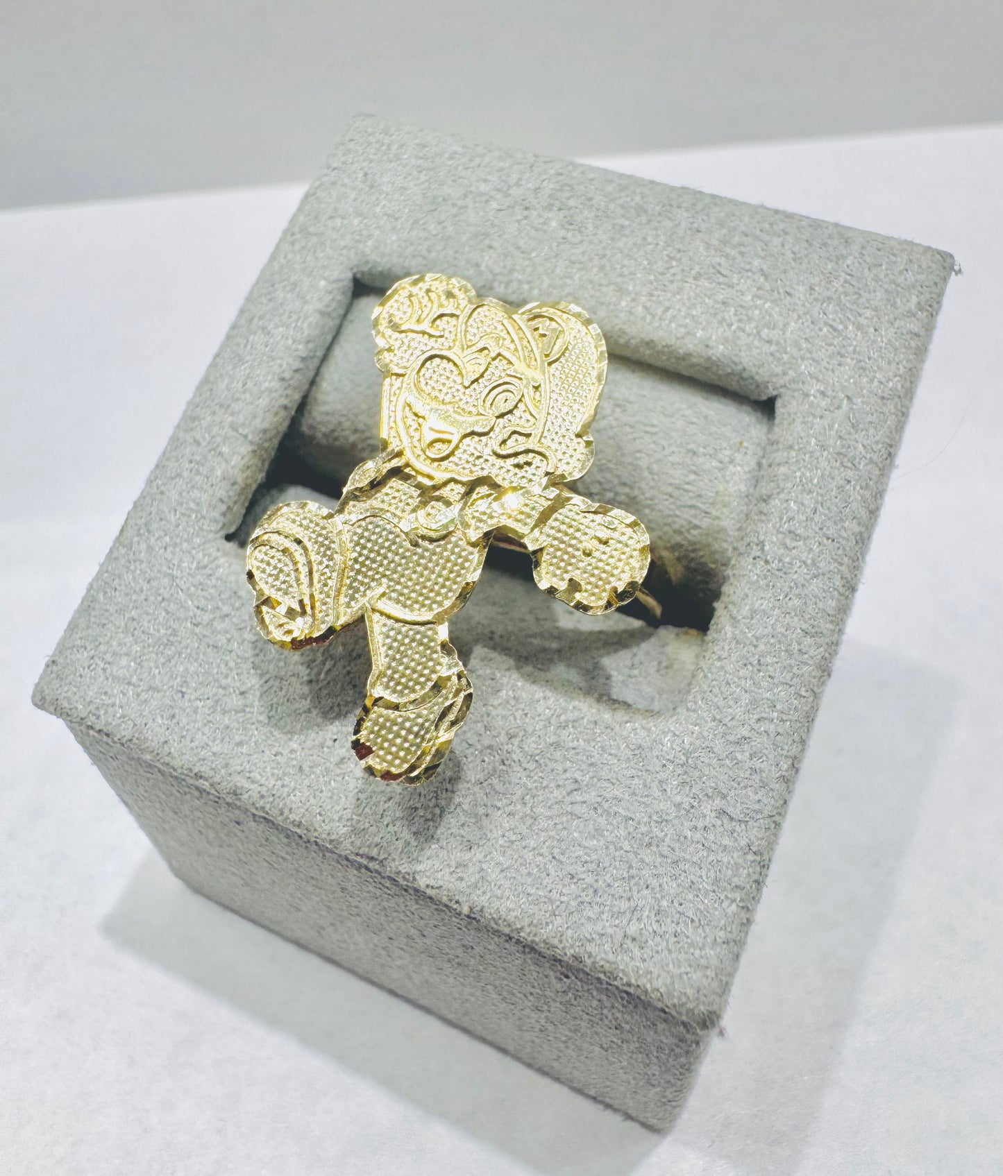 10K GOLD MARIO RING, SIZE: 7, WEIGHT: 2.5gm