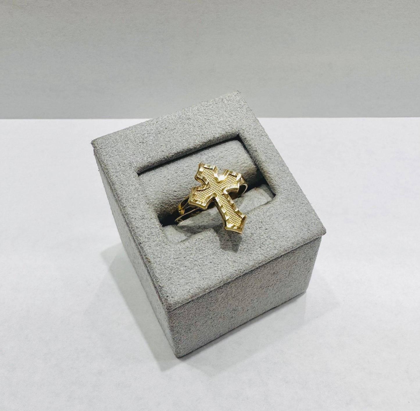 10K GOLD CROSS RING, SIZE: 7.5, WEIGHT: 1.7gm
