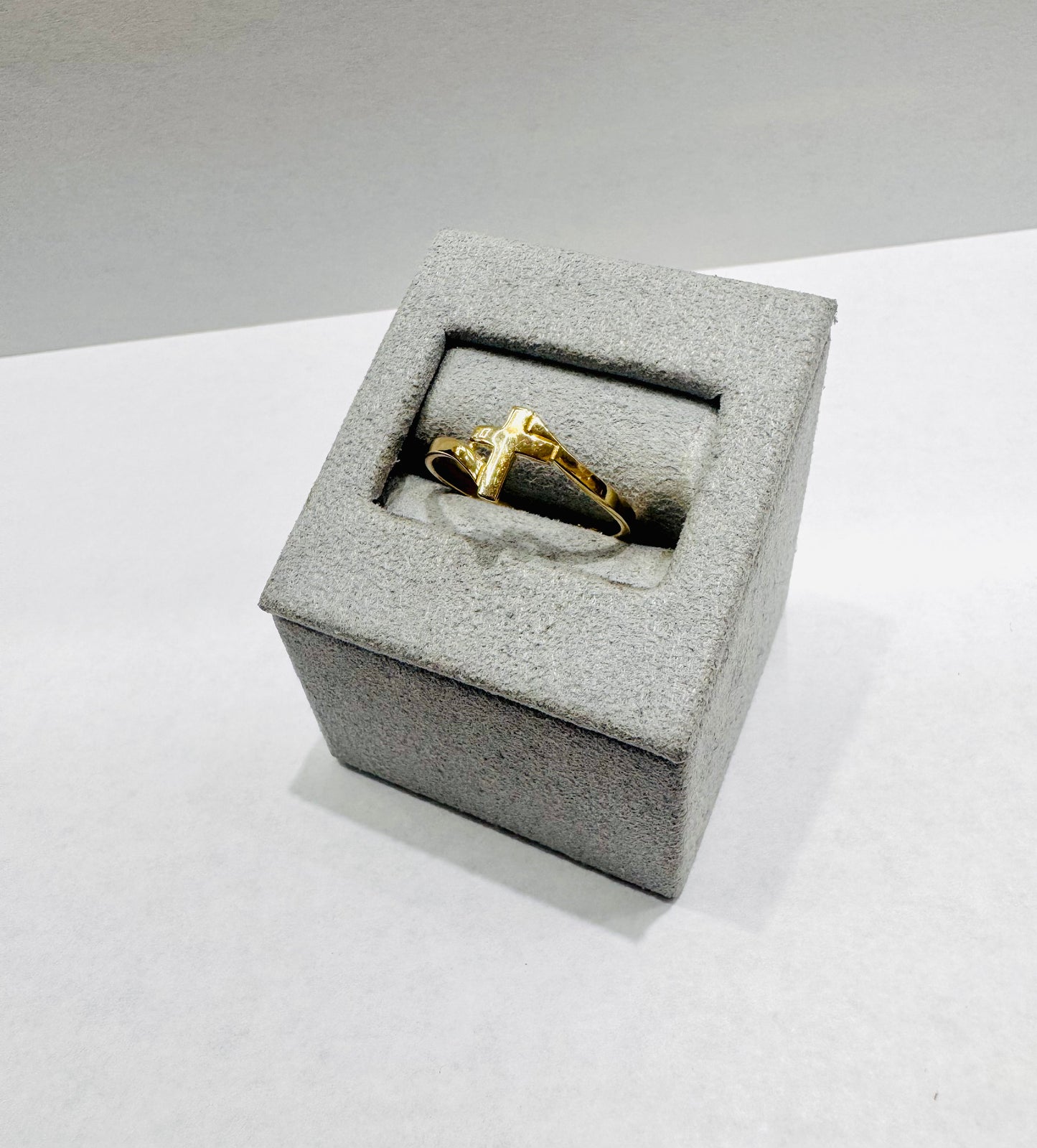 10K GOLD CROSS RING, SIZE: 7, WEIGHT: 1.2gm