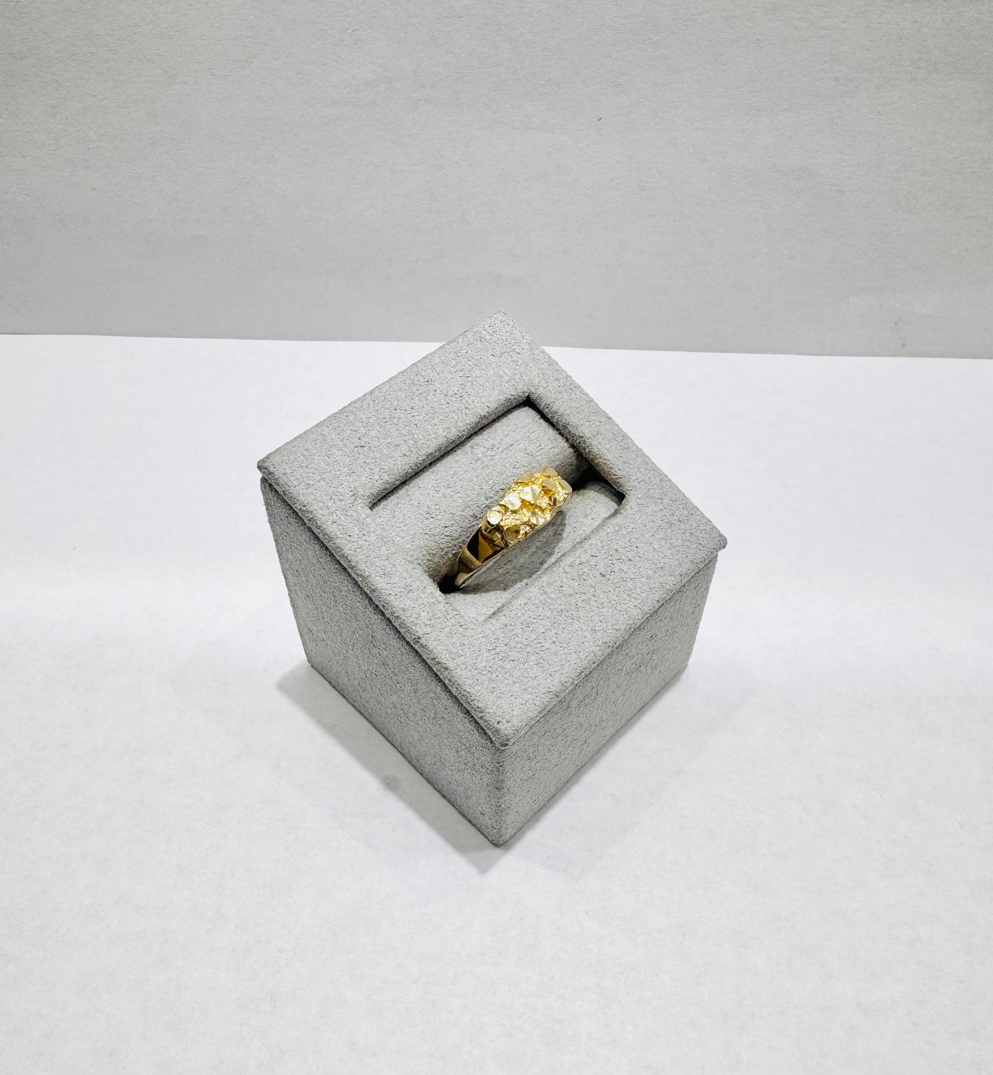 10K GOLD SMALL NUGGET RING, SIZE: 6.5, WEIGHT: 1.5gm