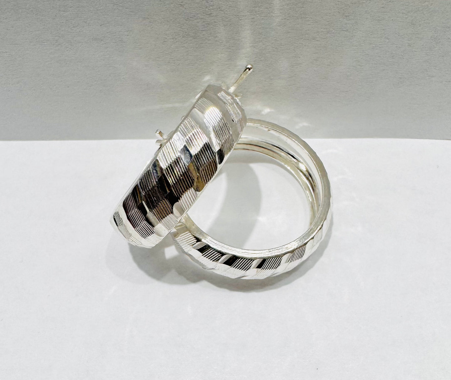 SILVER SMALL SIZE ROUND HOOP EARRINGS, WEIGHT: 2.6gm