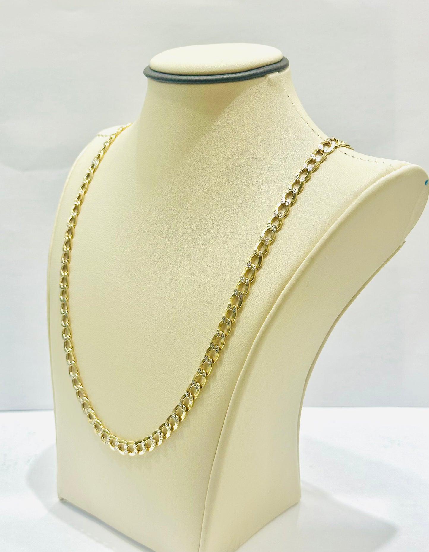 10K GOLD HOLLOW CUBAN LINK WITH DIAMOND CUT NECKLACE 22”, WEIGHT: 10.9gm, WIDTH: 5.1mm