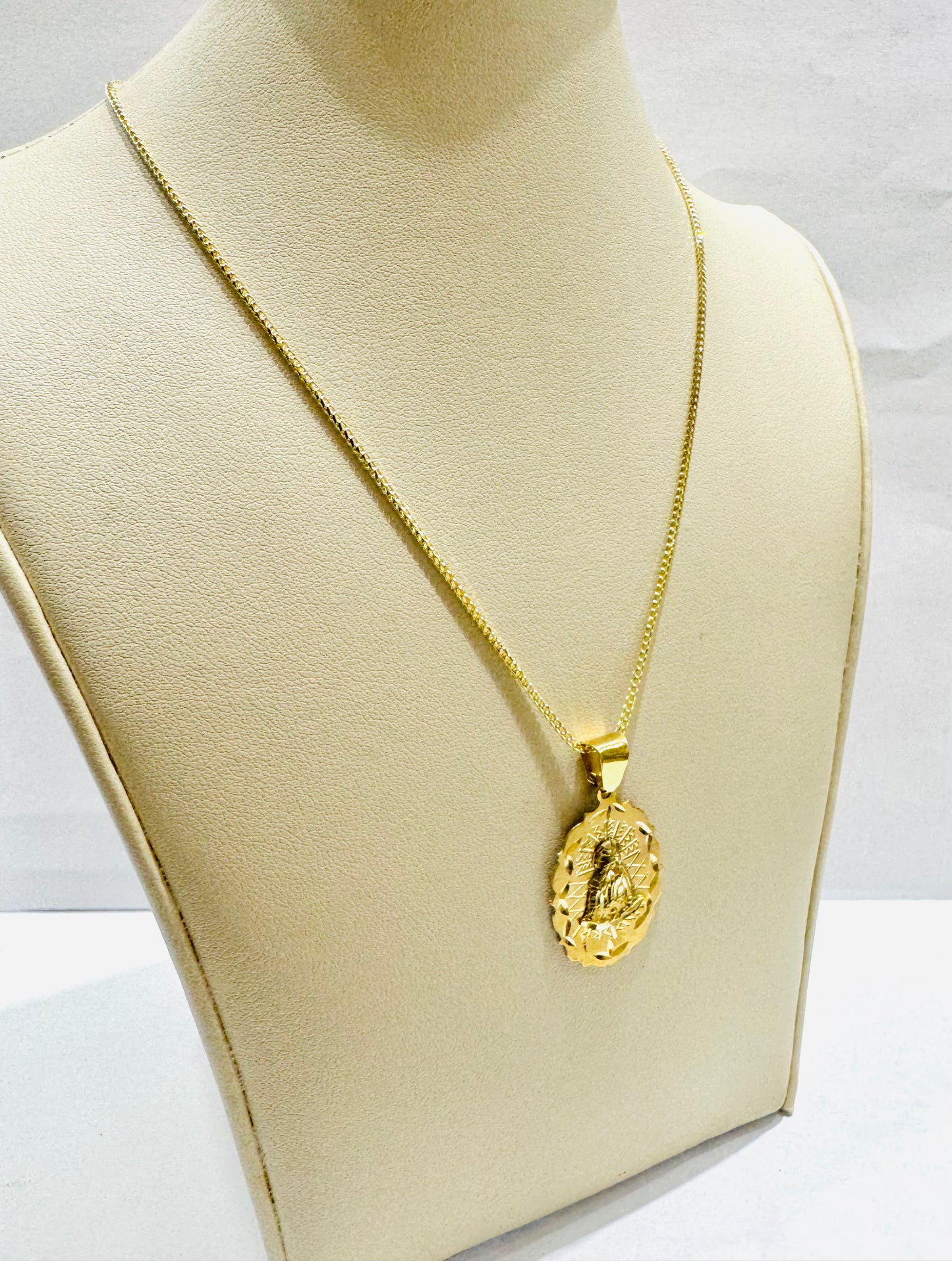10K GOLD THIN ROUND FRANCO NECKLACE 18” WITH VIRGEN DE LA CARIDAD DEL COBRE PENDANT SET, WEIGHT: 5.2gm