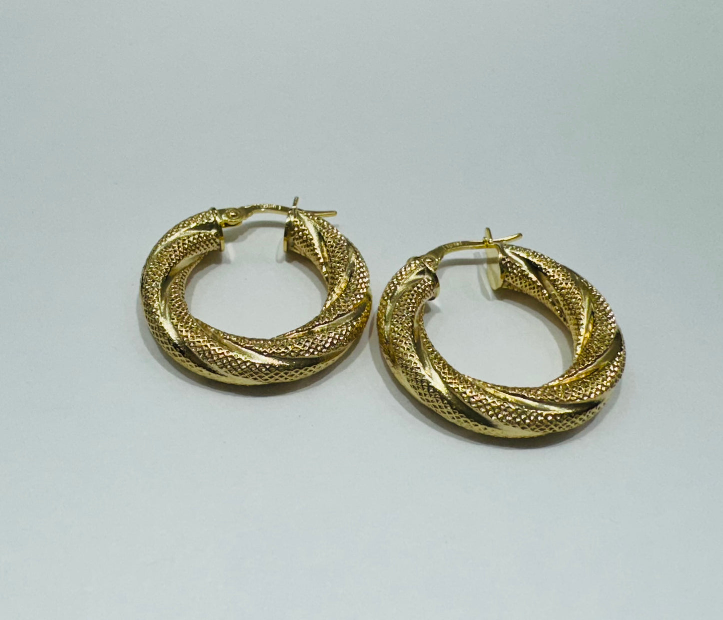 10K GOLD ROUND HOOP EARRINGS, WEIGHT: 2.7gm