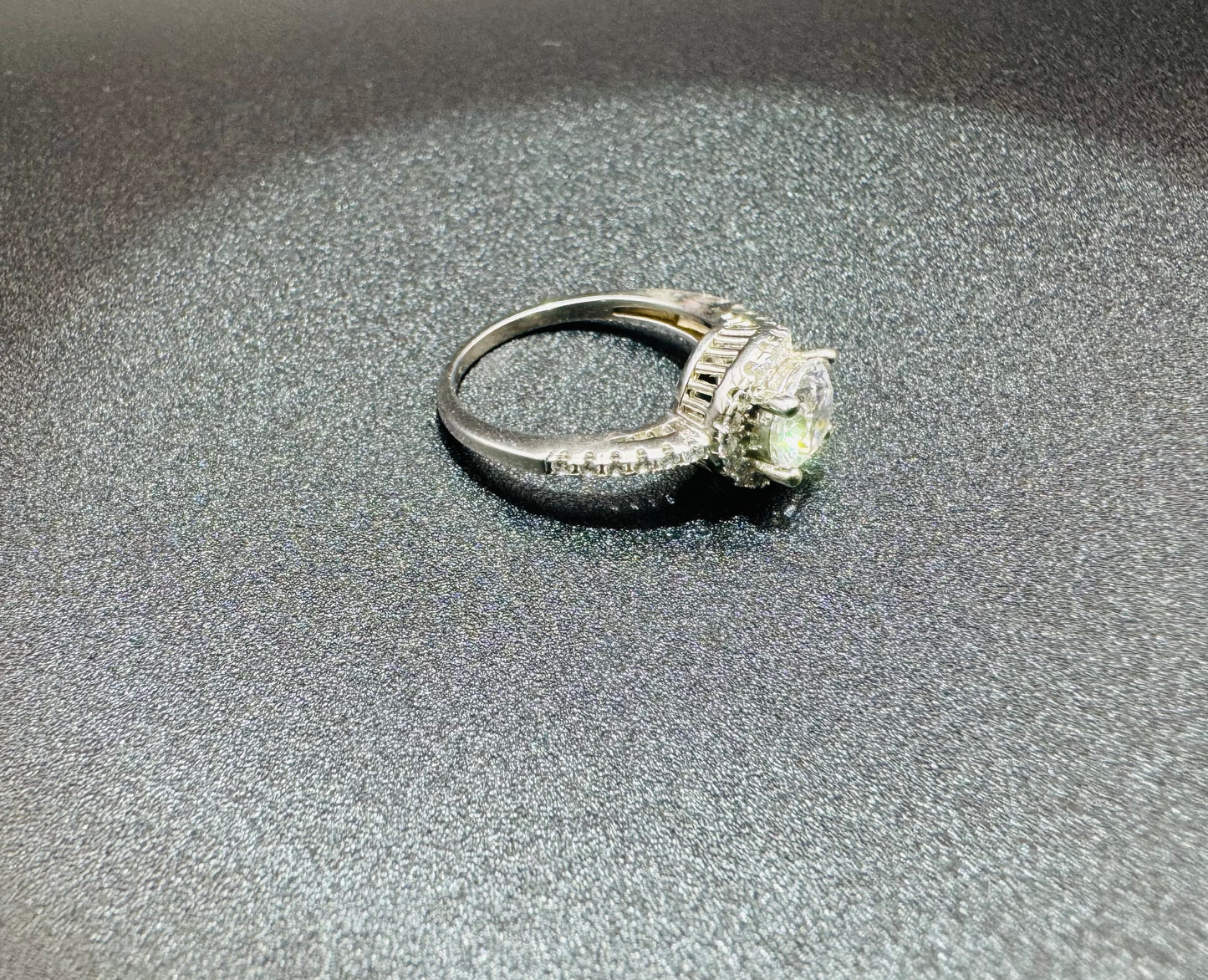 SILVER RING WITH SWAROVSKI STONES, SIZE: 6, WEIGHT: 3.2gm