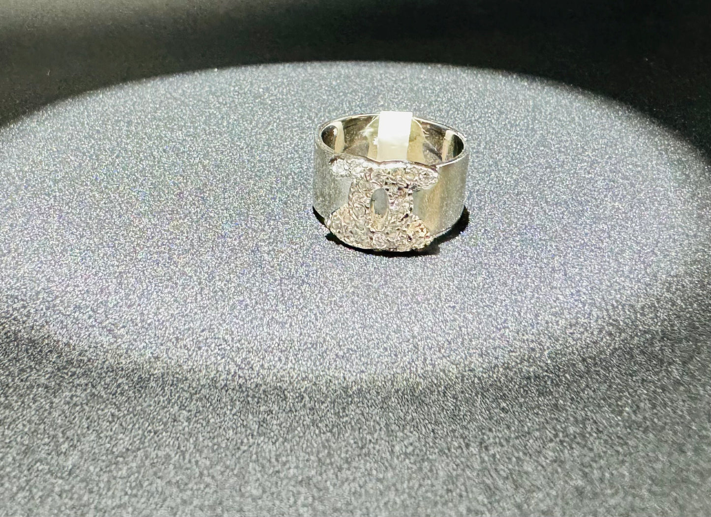 SILVER CHANEL RING WITH CZ STONES, SIZE: 7, WEIGHT: 6.6gm
