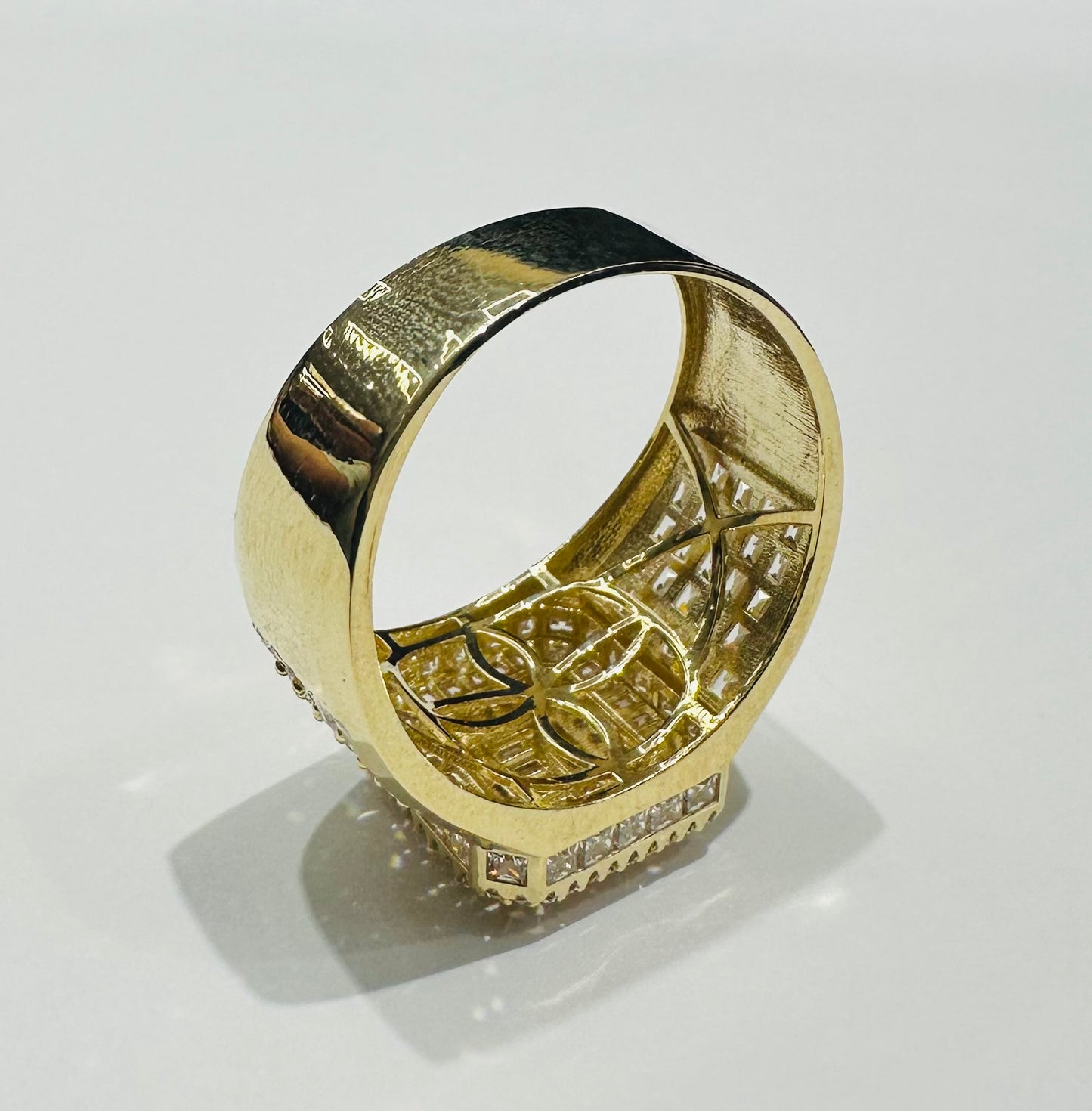 10K GOLD BAGUETTE RING- 4.2gm