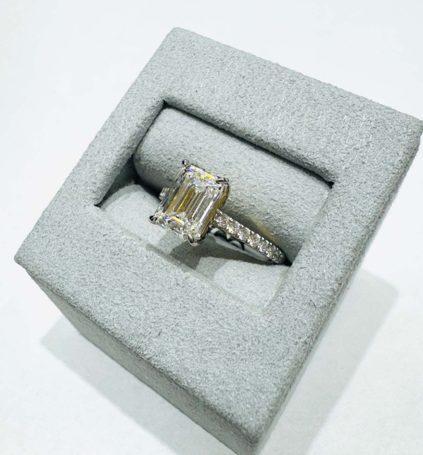 14K GOLD LAB GROWN DIAMOND RING-2.25CT