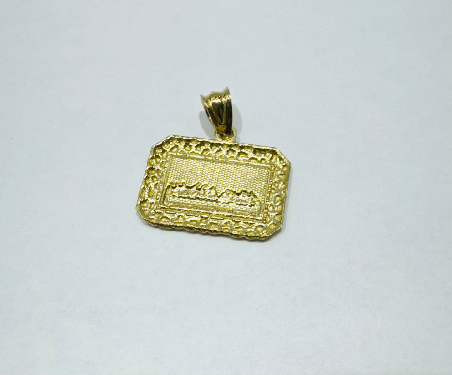 10K GOLD LAST SUPPER PENDANT, WEIGHT: 1.6gm