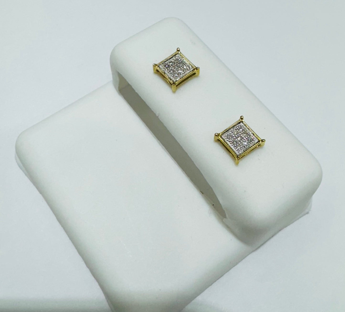 10K GOLD NATURAL DIAMOND EARRINGS, 0.06CT
