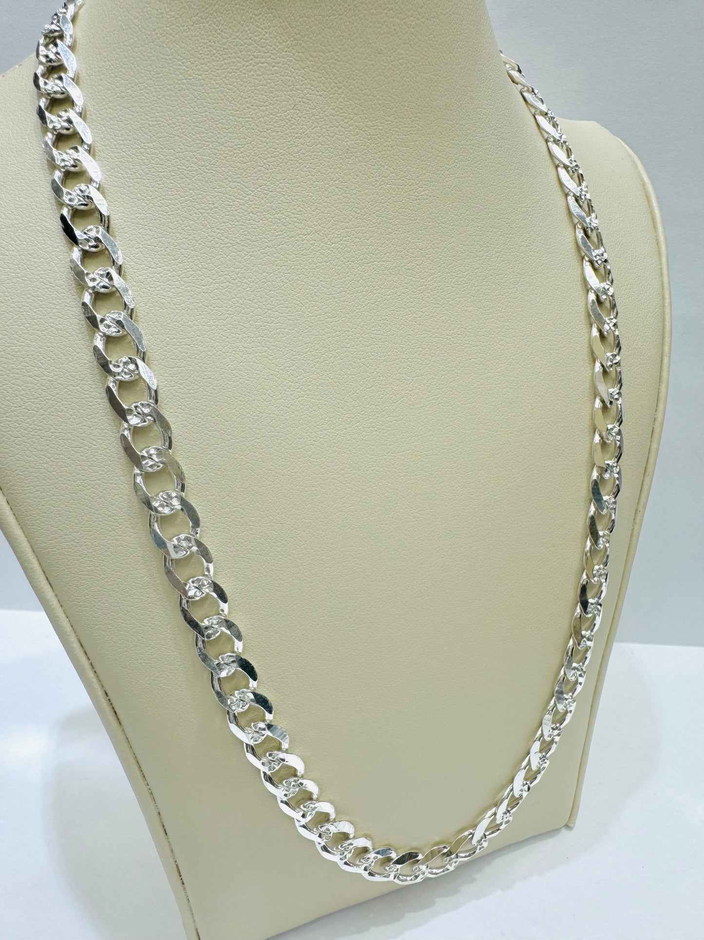 SILVER ITALIAN CUBAN LINK NECKLACE 28”, WEIGHT: 39.6gm, WIDTH: 7.27mm