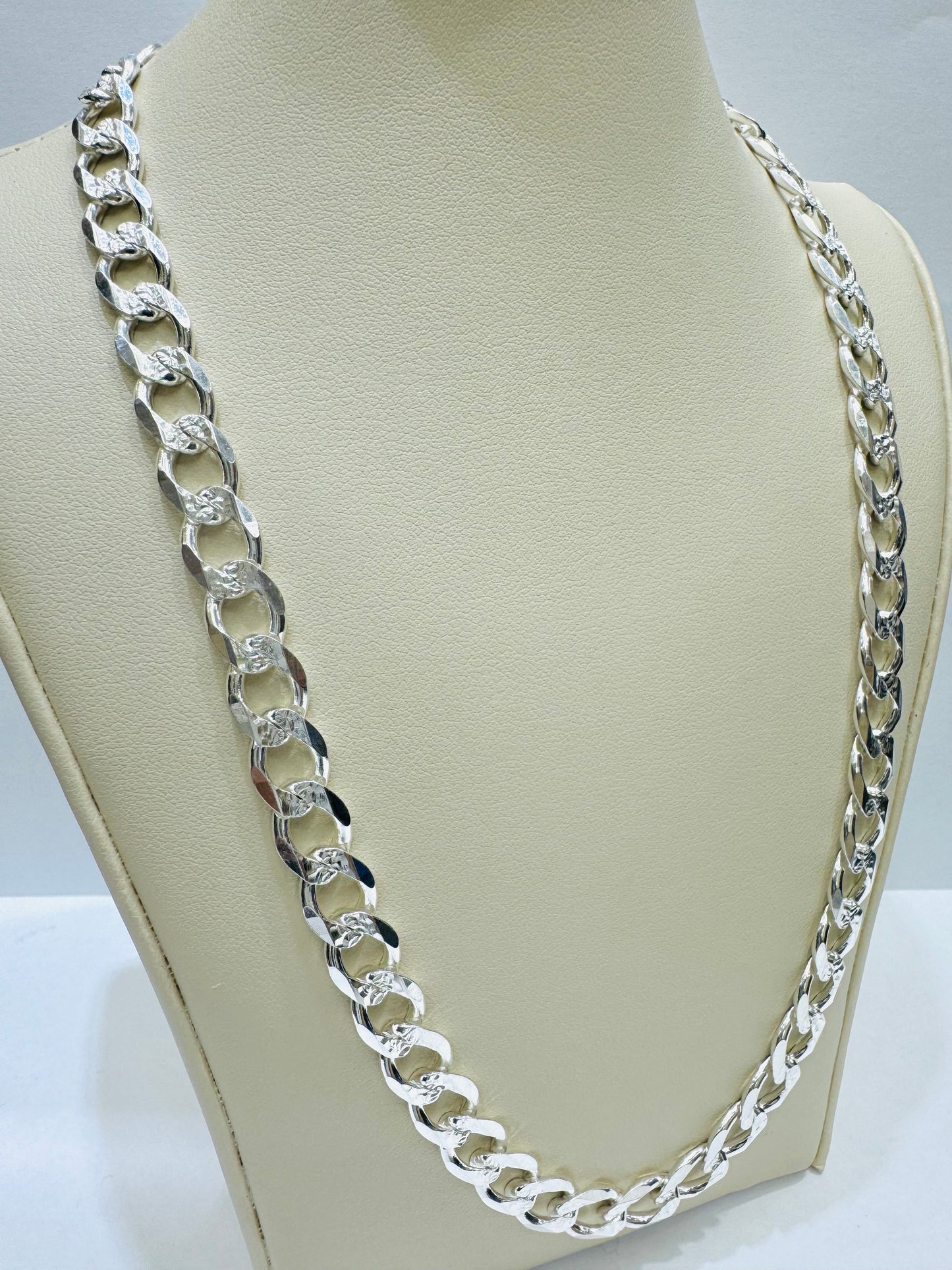 SILVER ITALIAN CUBAN LINK NECKLACE 32”, WEIGHT: 60.3gm, WIDTH: 8.27mm