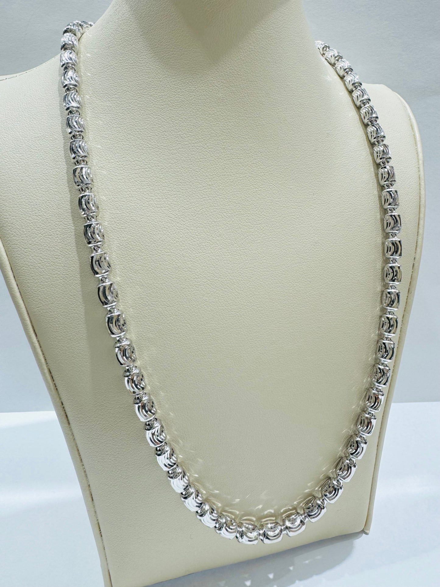 SILVER ITALIAN MOON CUT NECKLACE 24”, WEIGHT: 28.3gm, WIDTH: 3.5mm