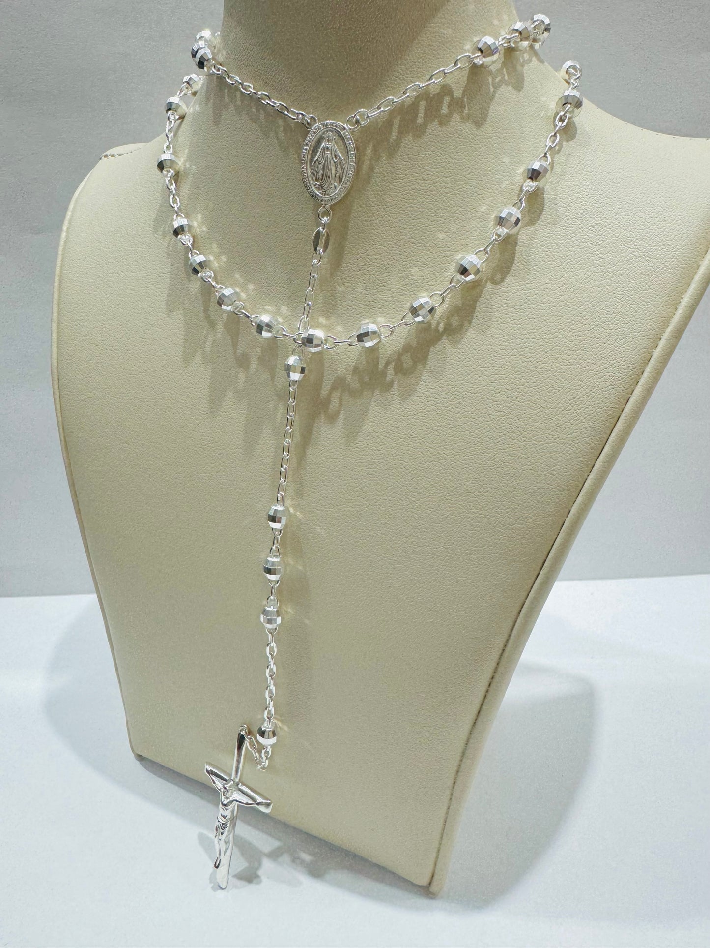 ITALIAN SILVER CROSS ROSARY NECKLACE, WEIGHT: 18.7gm
