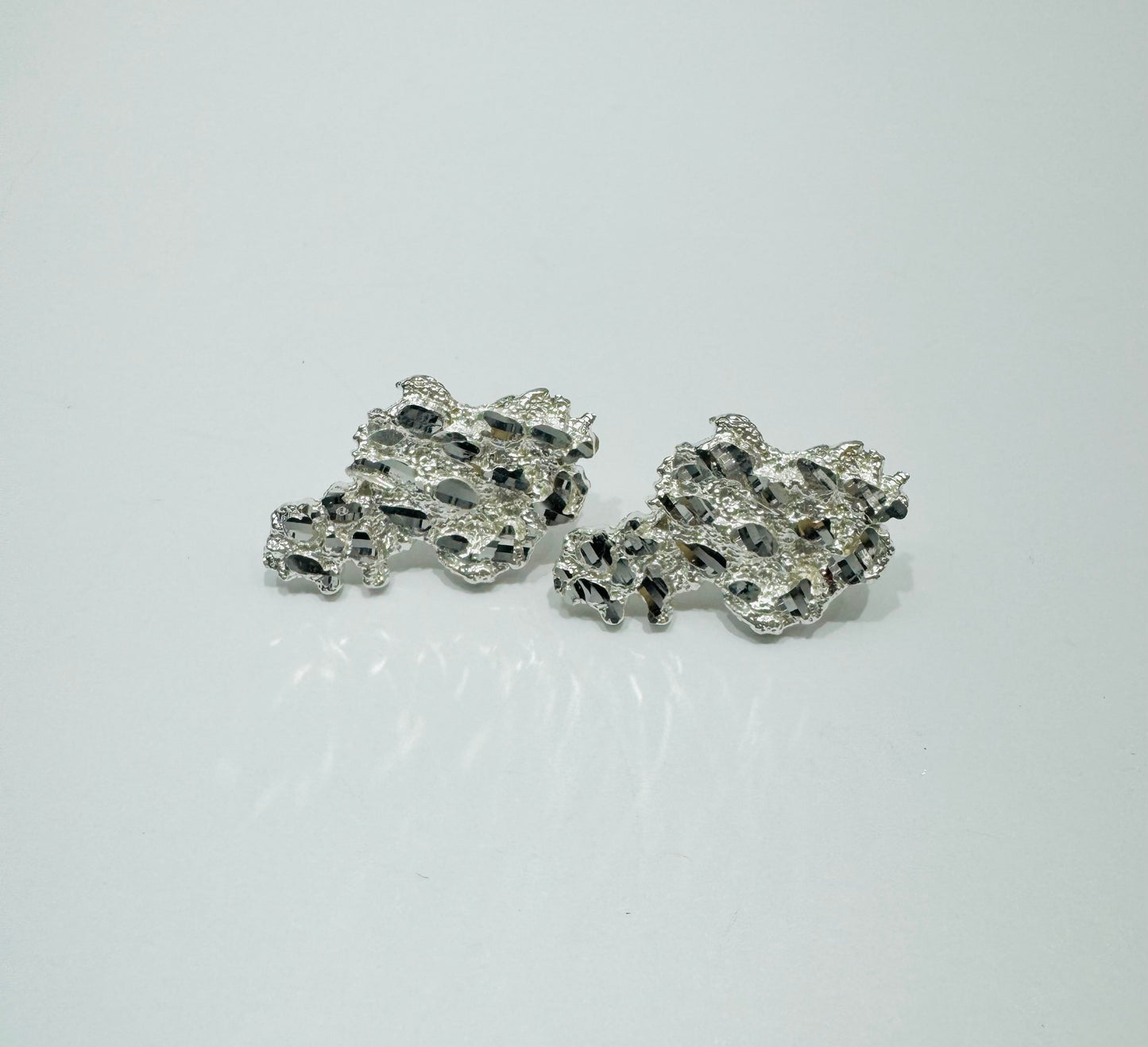 SILVER REGULAR NUGGET EARRINGS, WEIGHT: 3.3gm