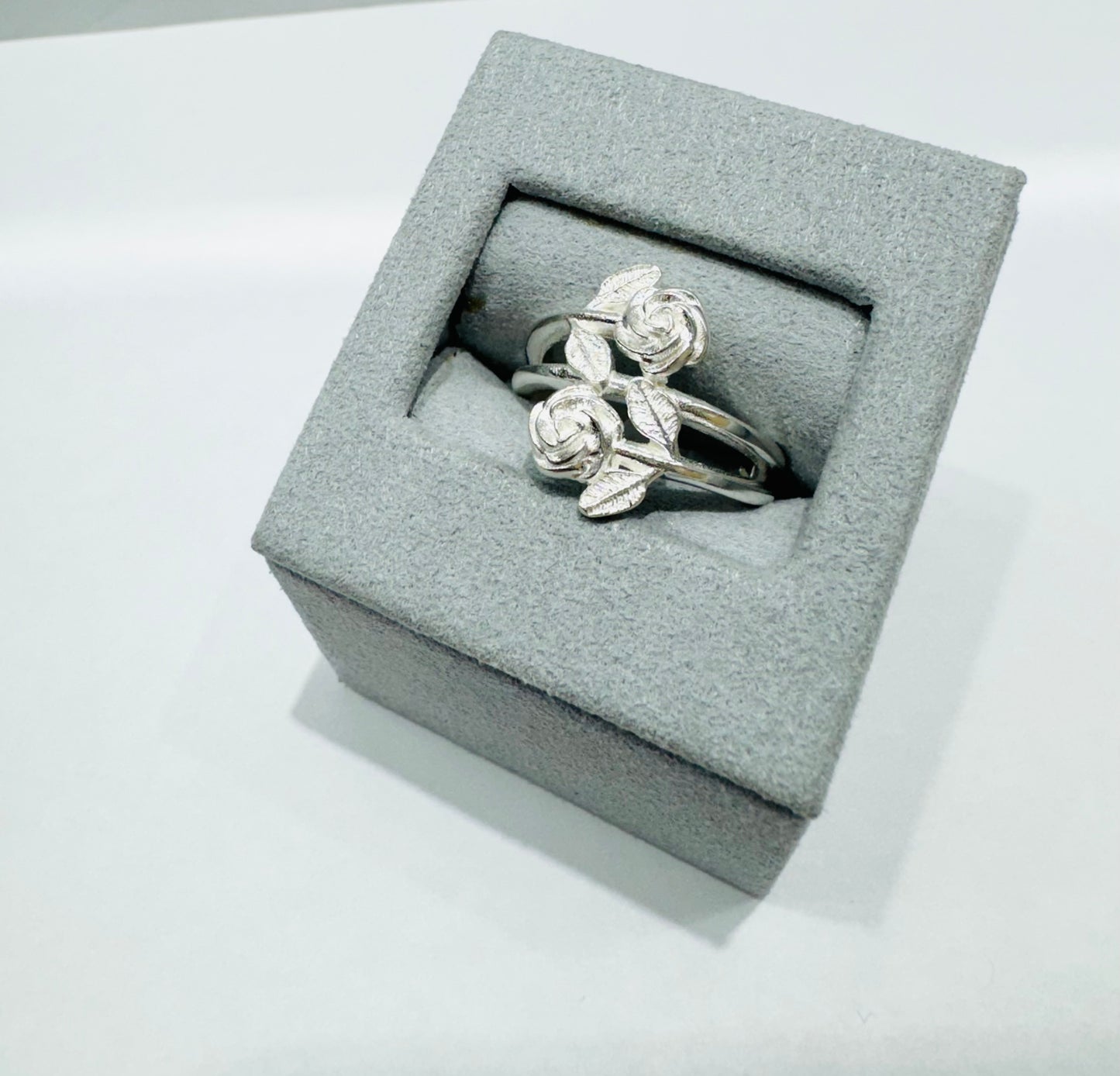 SILVER 2 ROSES RING, SIZE: 7, WEIGHT: 4.8gm