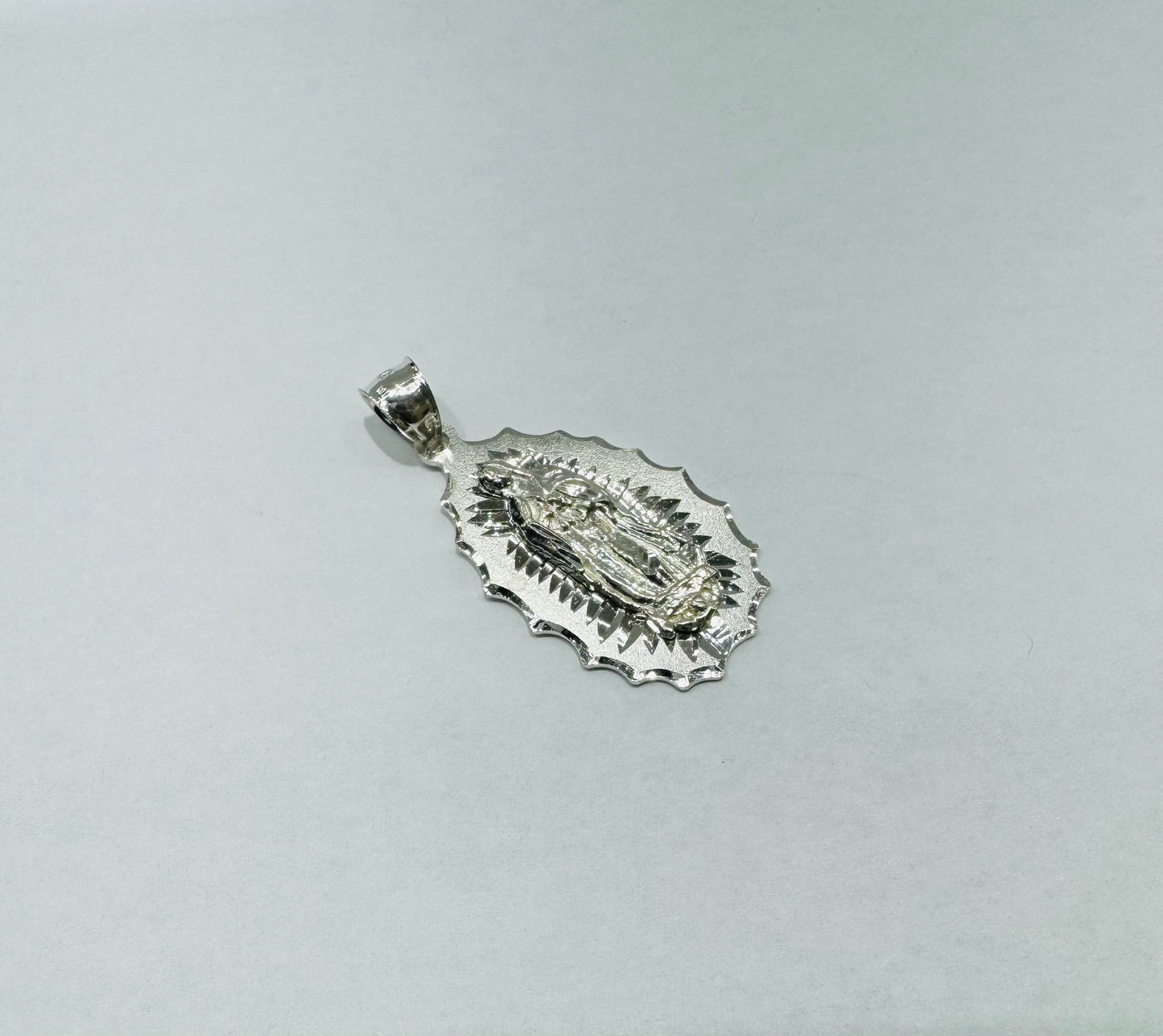 SILVER VIRGIN MARY PENDANT, WEIGHT: 2.9gm