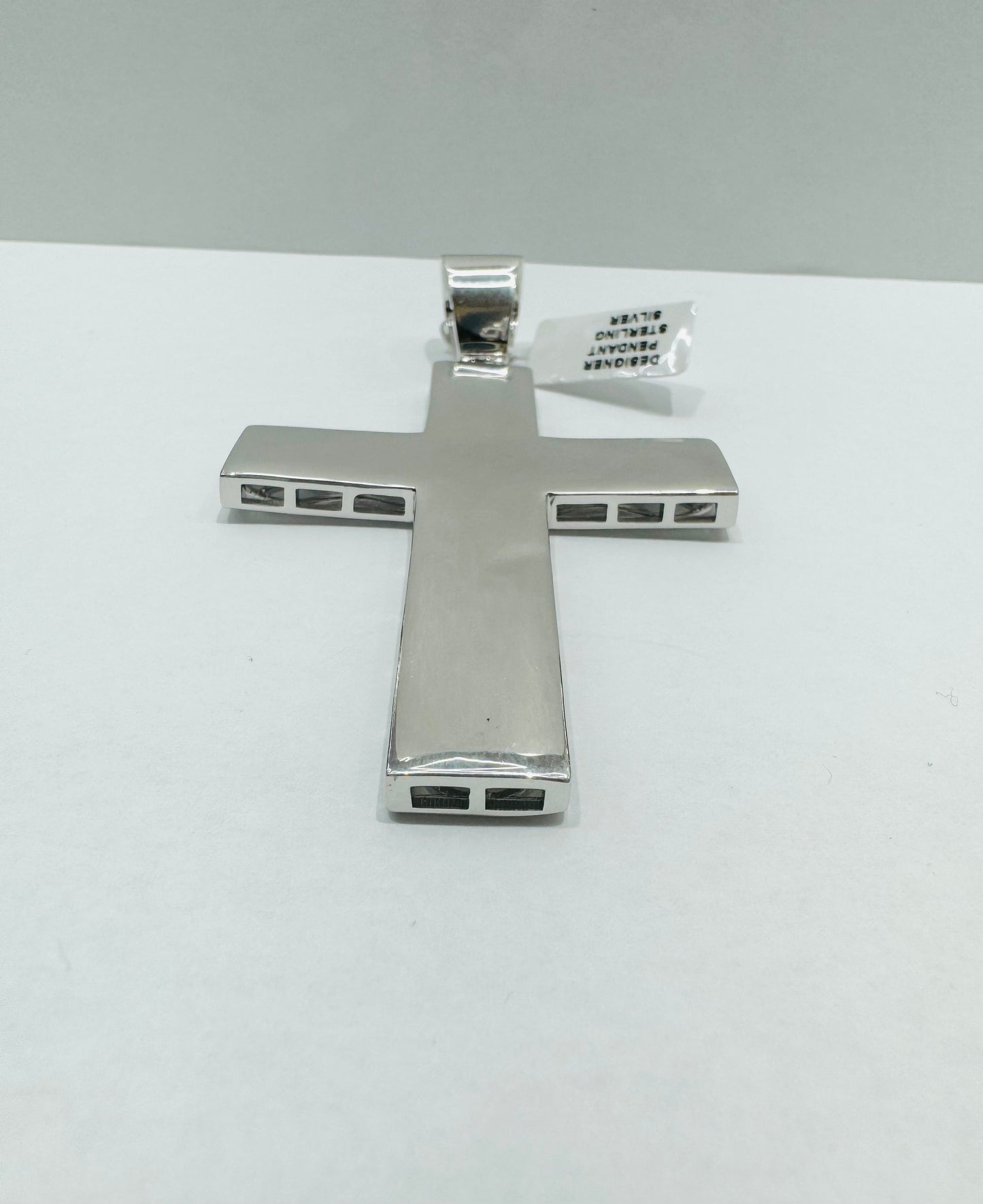 SILVER CROSS PENDANT, WEIGHT: 29gm