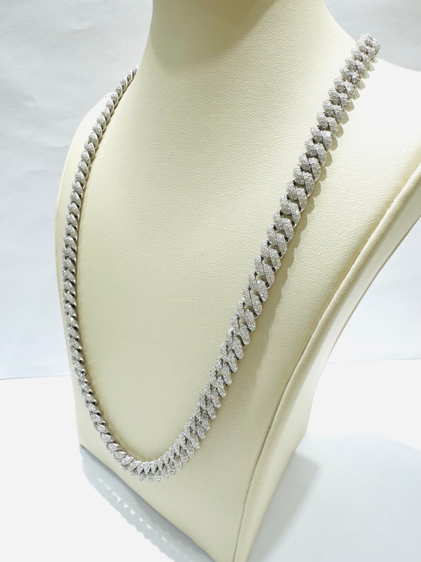 SILVER MOISSANITE CUBAN LINK NECKLACE 18”, VVS 11CTW, WIDTH: 6mm