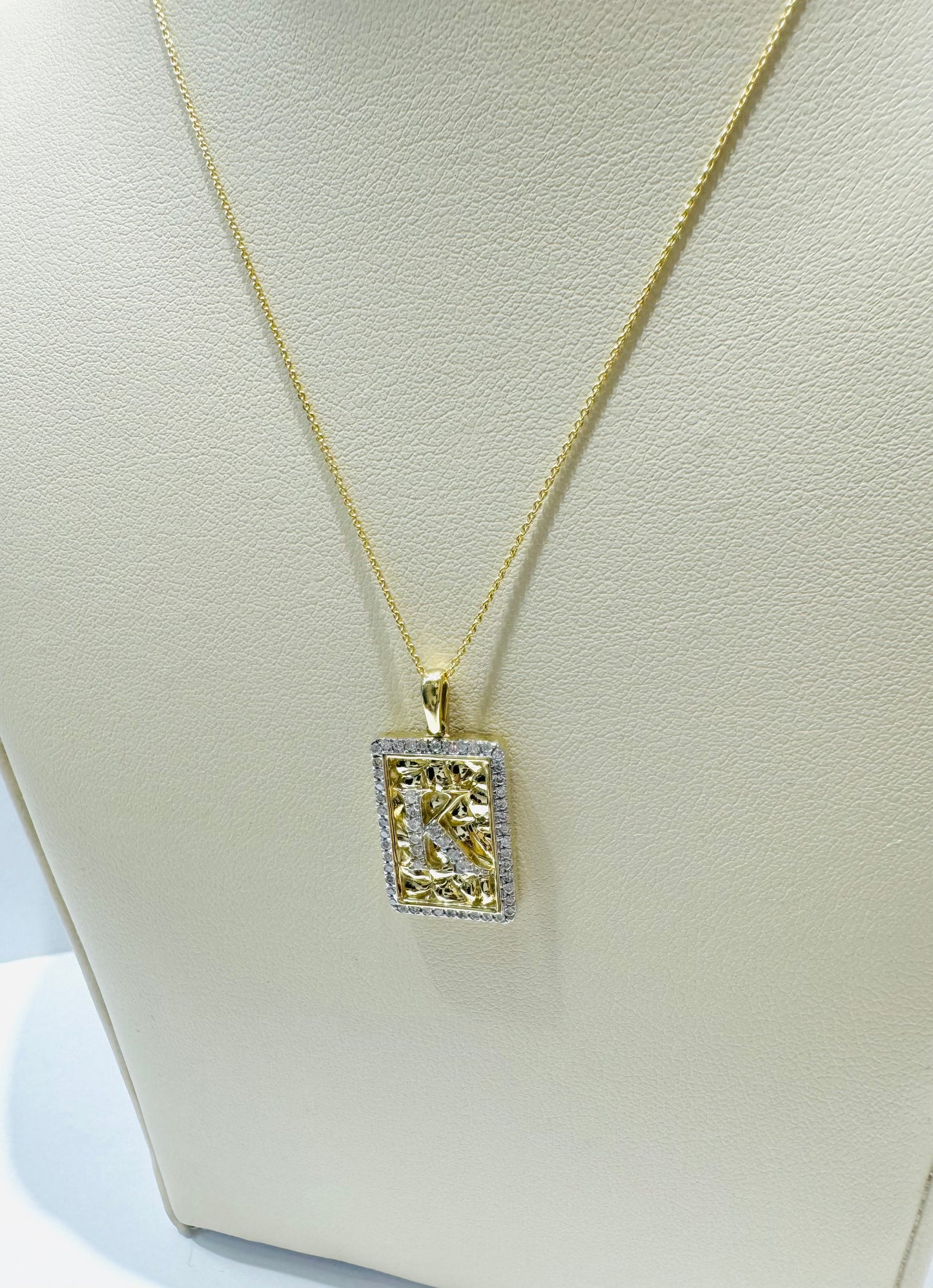 10K GOLD INITIAL “K” LETTER NATURAL DIAMOND PENDANT WITH NECKLACE, 0.25CT