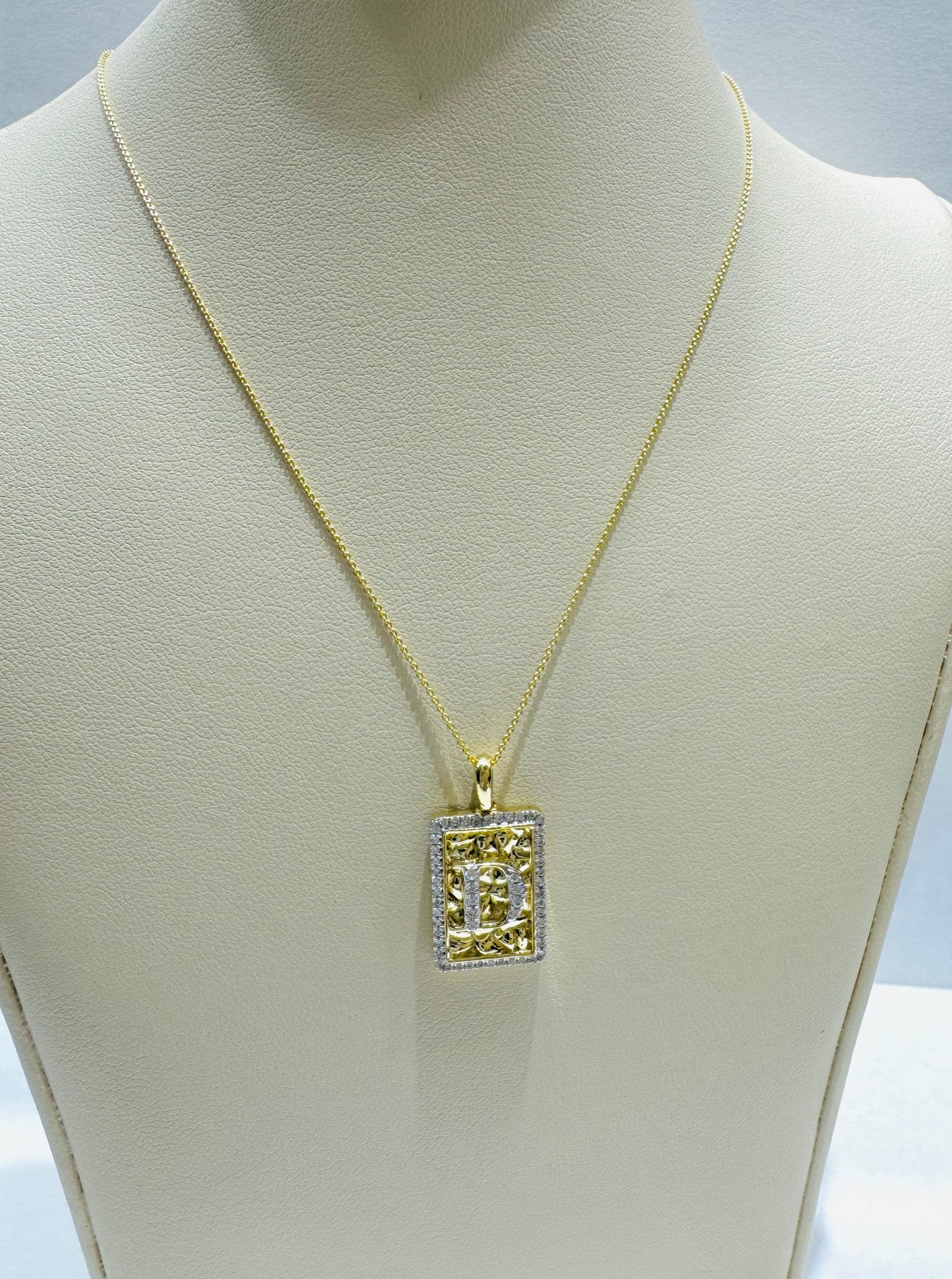 10K GOLD INITIAL “D” LETTER NATURAL DIAMOND PENDANT WITH NECKLACE, 0.25CT