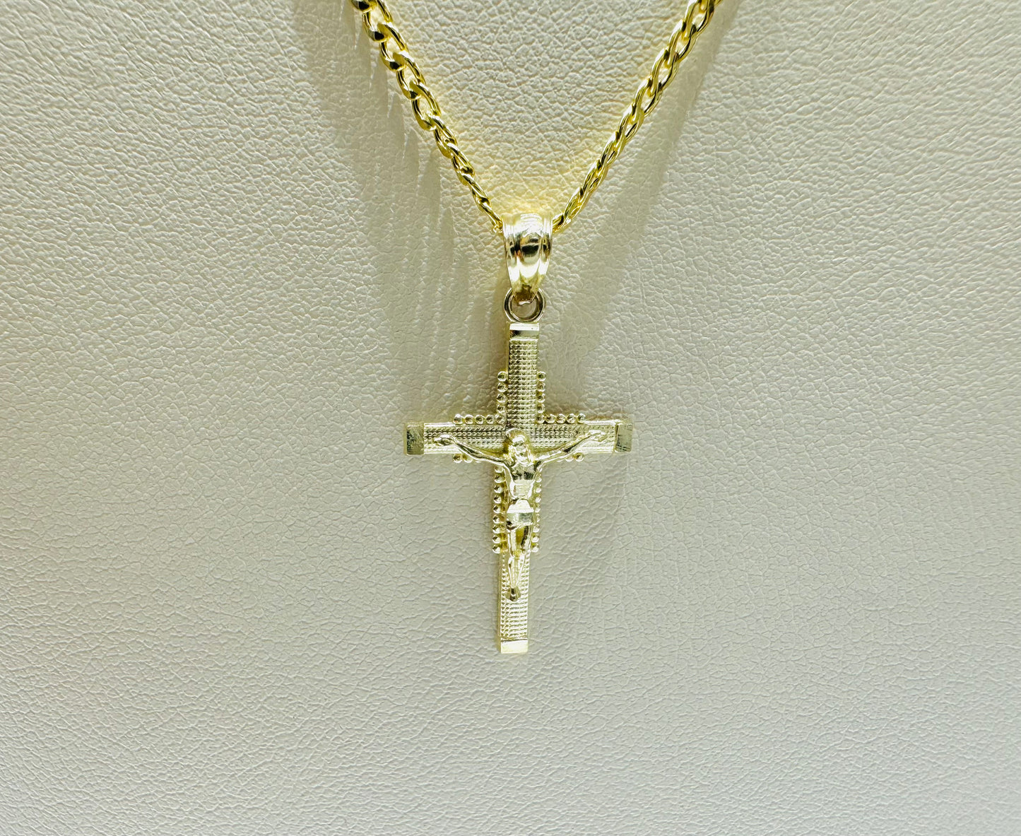 10K GOLD CUBAN LINK NECKLACE 16”, WEIGHT: 1.3gm, WIDTH: 1.97mm WITH CROSS PENDANT, WEIGHT: 0.4gm