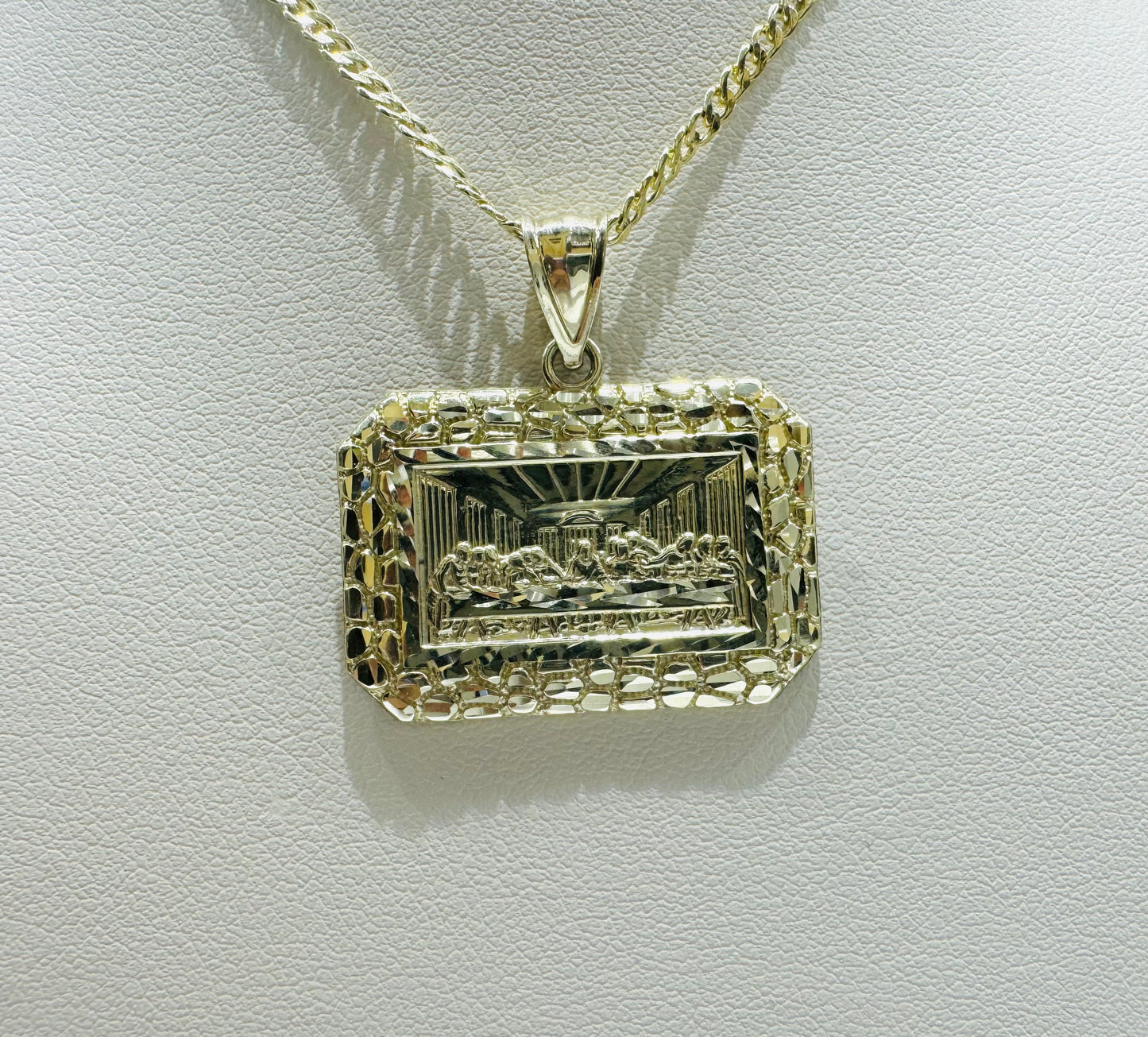 10K GOLD CUBAN LINK NECKLACE 22”, WEIGHT: 1.6gm, WIDTH: 1.99mm WITH SQUARE LASTSUPPER PENDANT, WEIGHT: 2.6gm