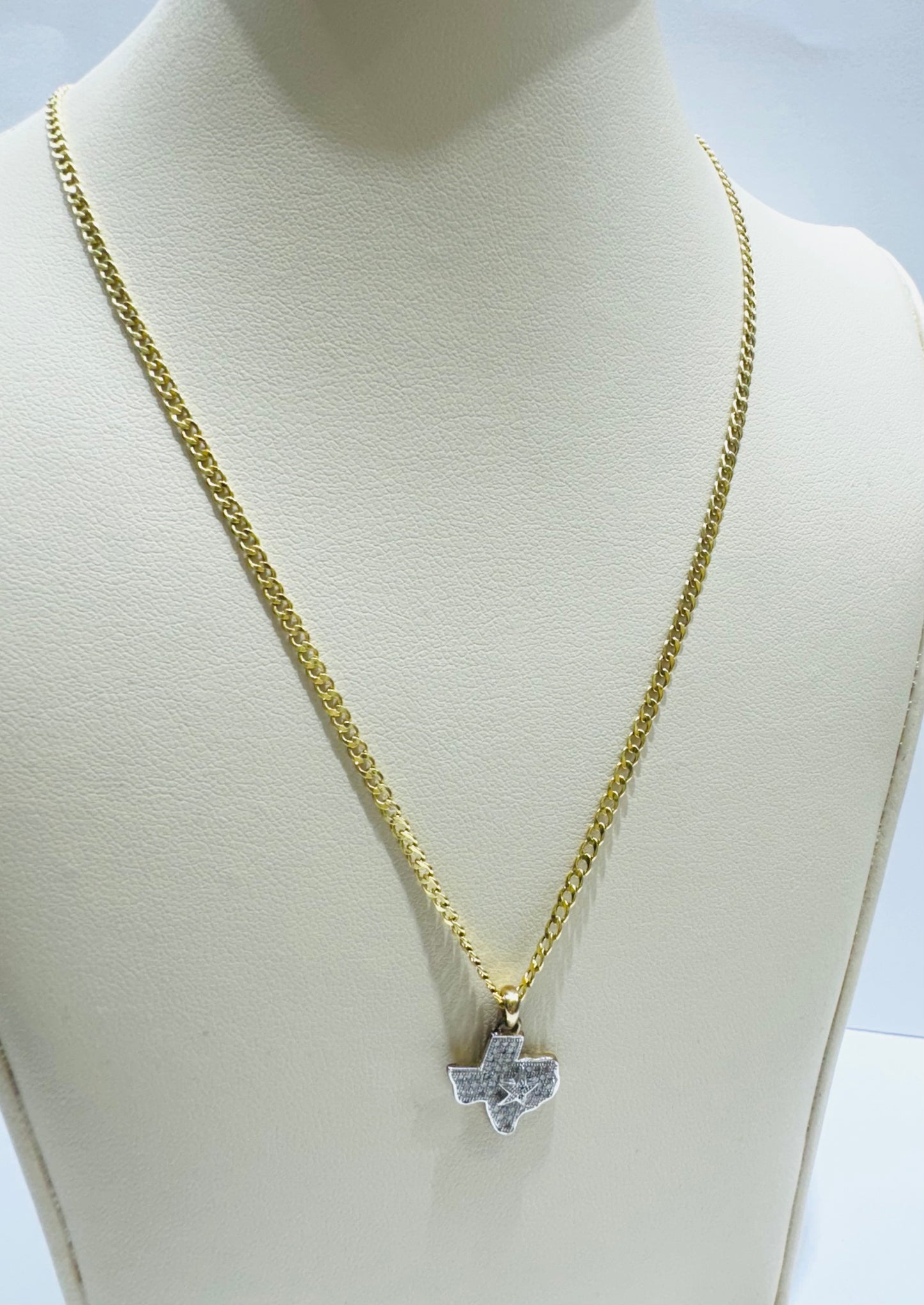 10K GOLD CUBAN LINK NECKLACE 20”, WEIGHT: 1.5gm, WIDTH: 1.9mm AND NATURAL DIAMOND TEXAS PENDANT