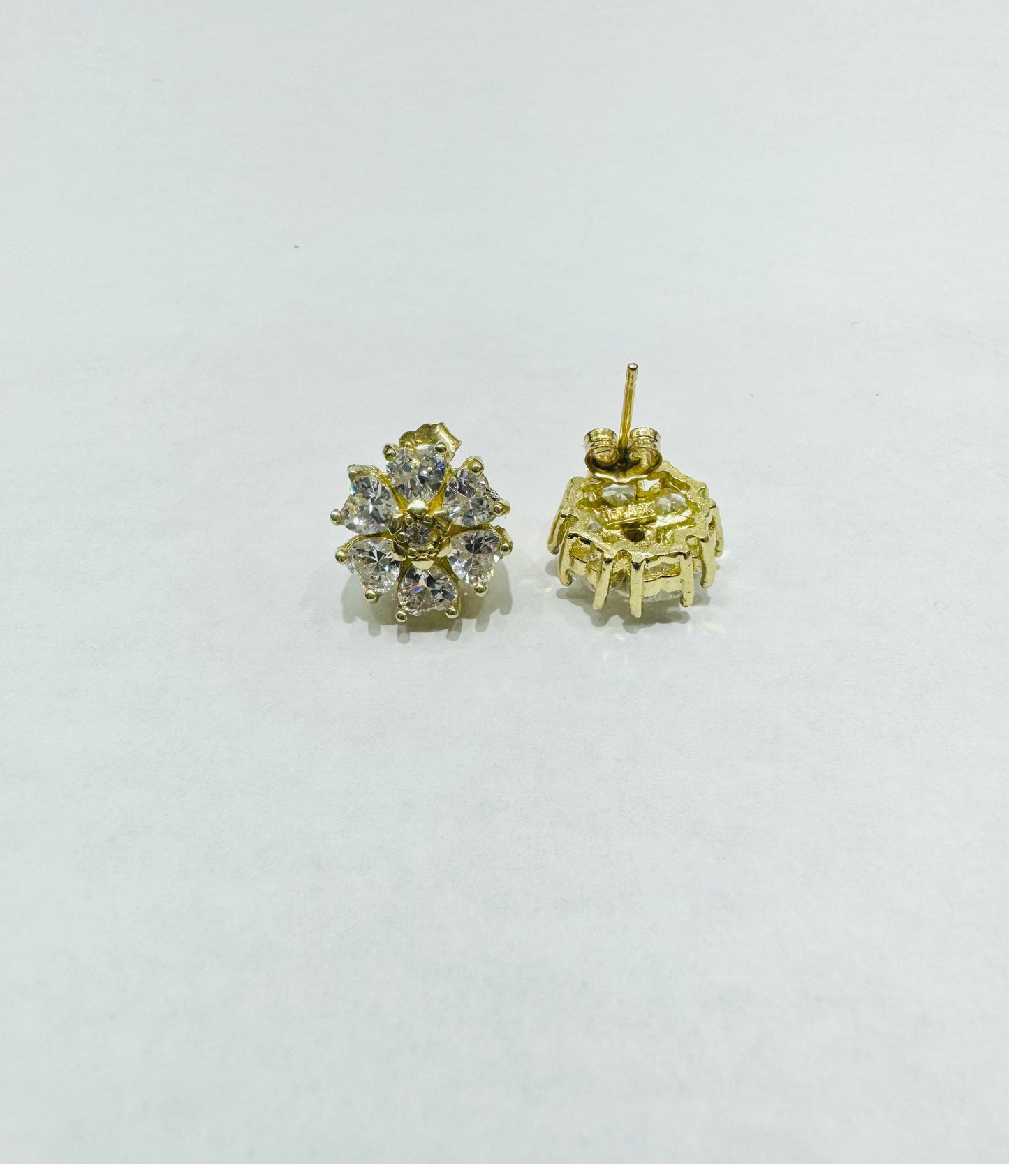 10K GOLD FLOWER EARRINGS WITH CZ STONES, WEIGHT: 4.7gm