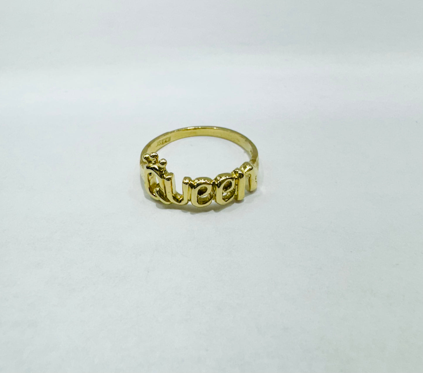 10K GOLD QUEEN RING, WEIGHT: 2.3gm, SIZE: 7