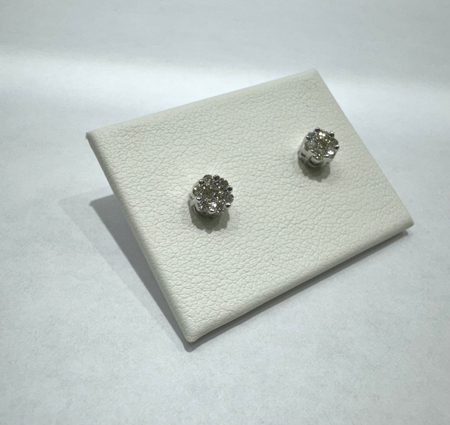 10K WHITE GOLD NATURAL DIAMOND EARRINGS 0.3CT