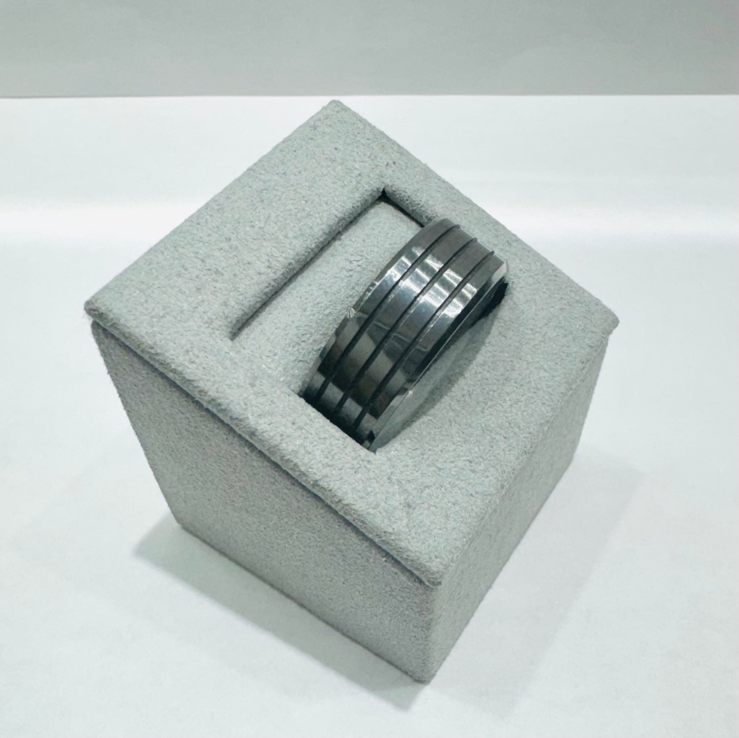 TUNGSTEN CARBIDE MENS WEDDING BAND 9mm, SIZE: 13