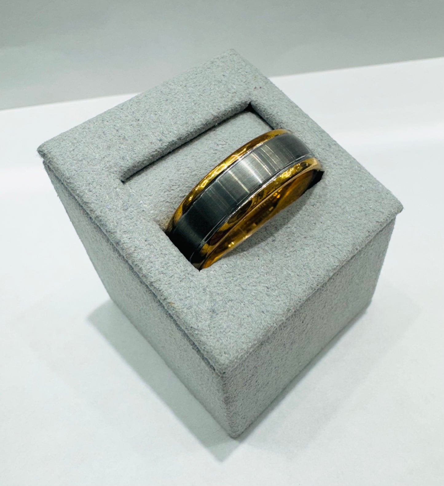 TUNGSTEN CARBIDE TWO TONE MENS WEDDING BAND 8mm, SIZE: 13