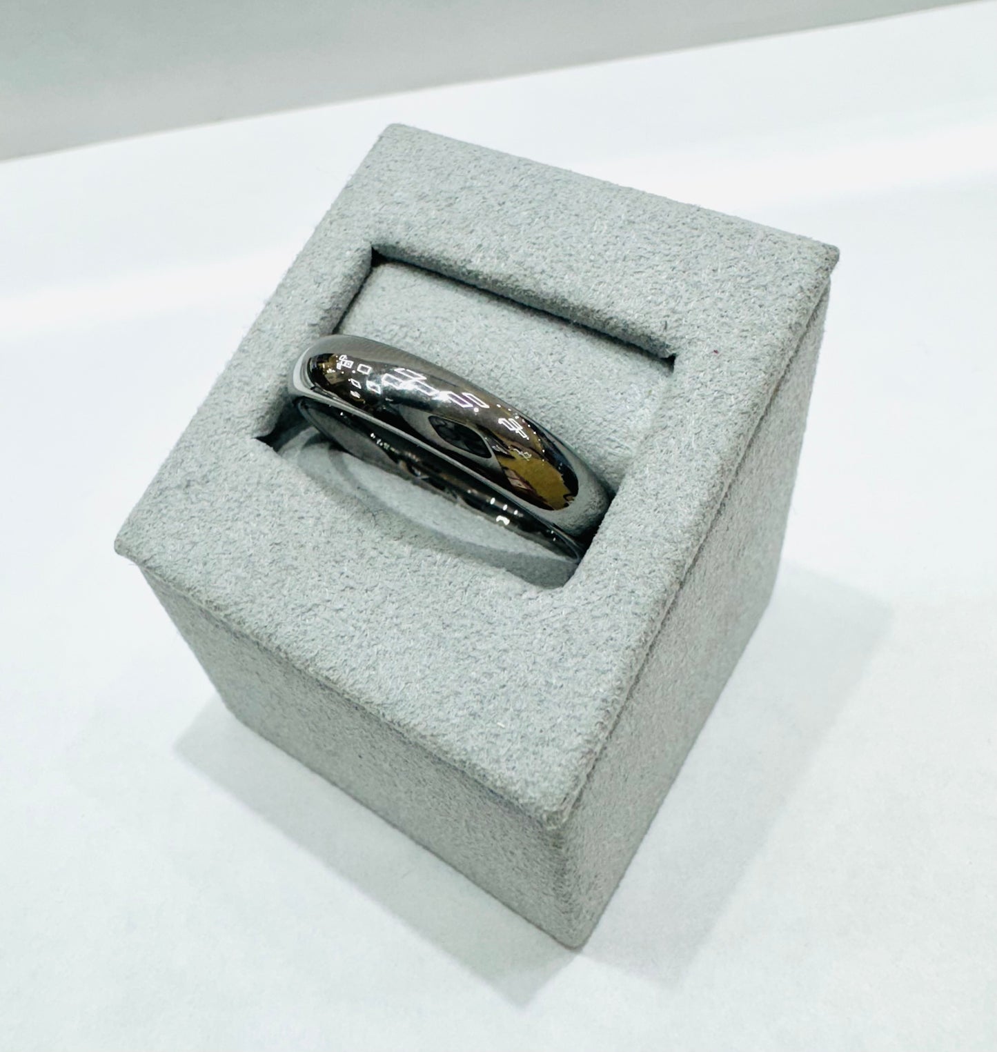 TUNGSTEN CARBIDE MENS WEDDING BAND 5mm, SIZE: 13