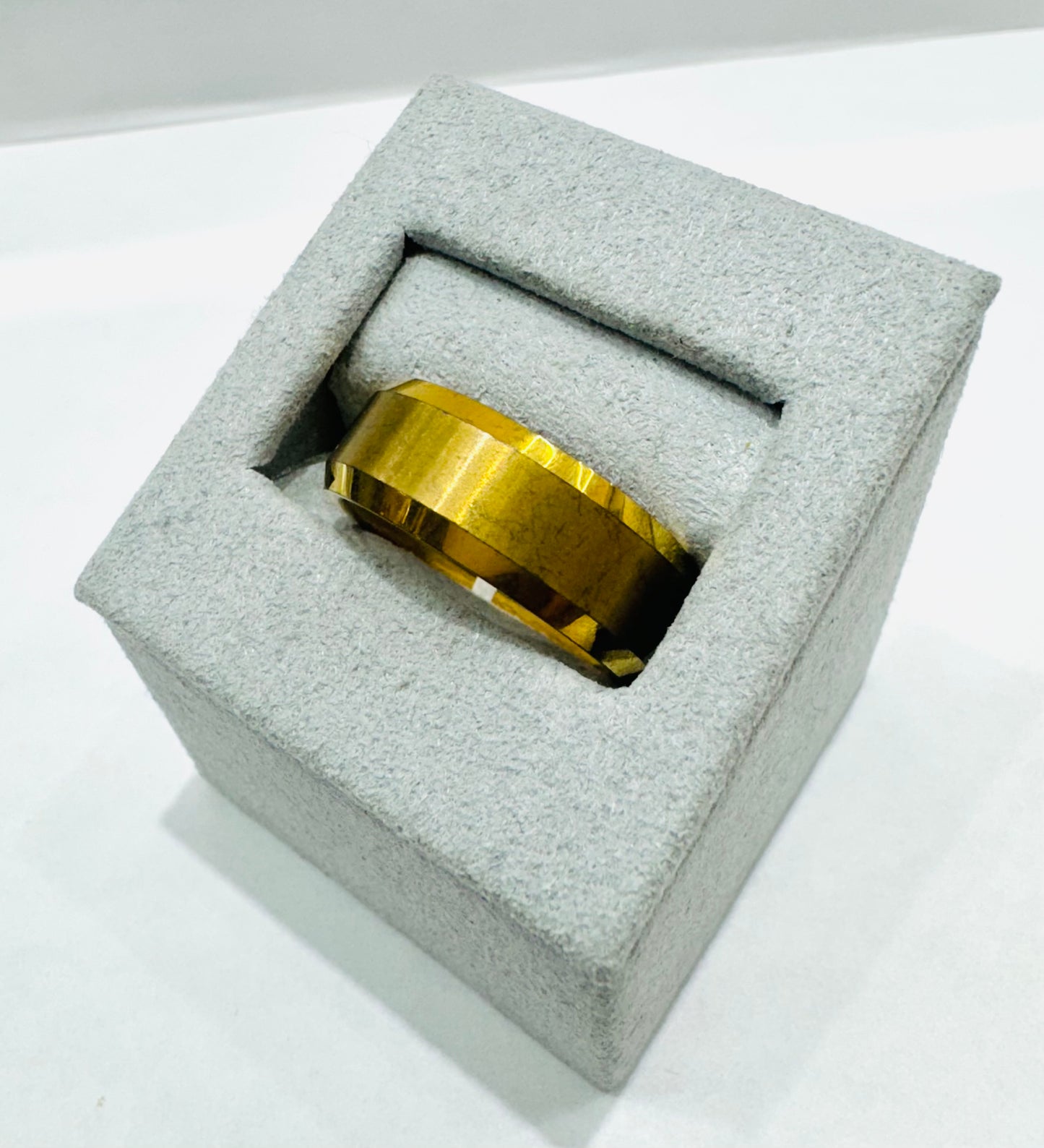 TUNGSTEN CARBIDE GOLD COLOR WEDDING BAND, WIDTH: 8mm, SIZE: 8