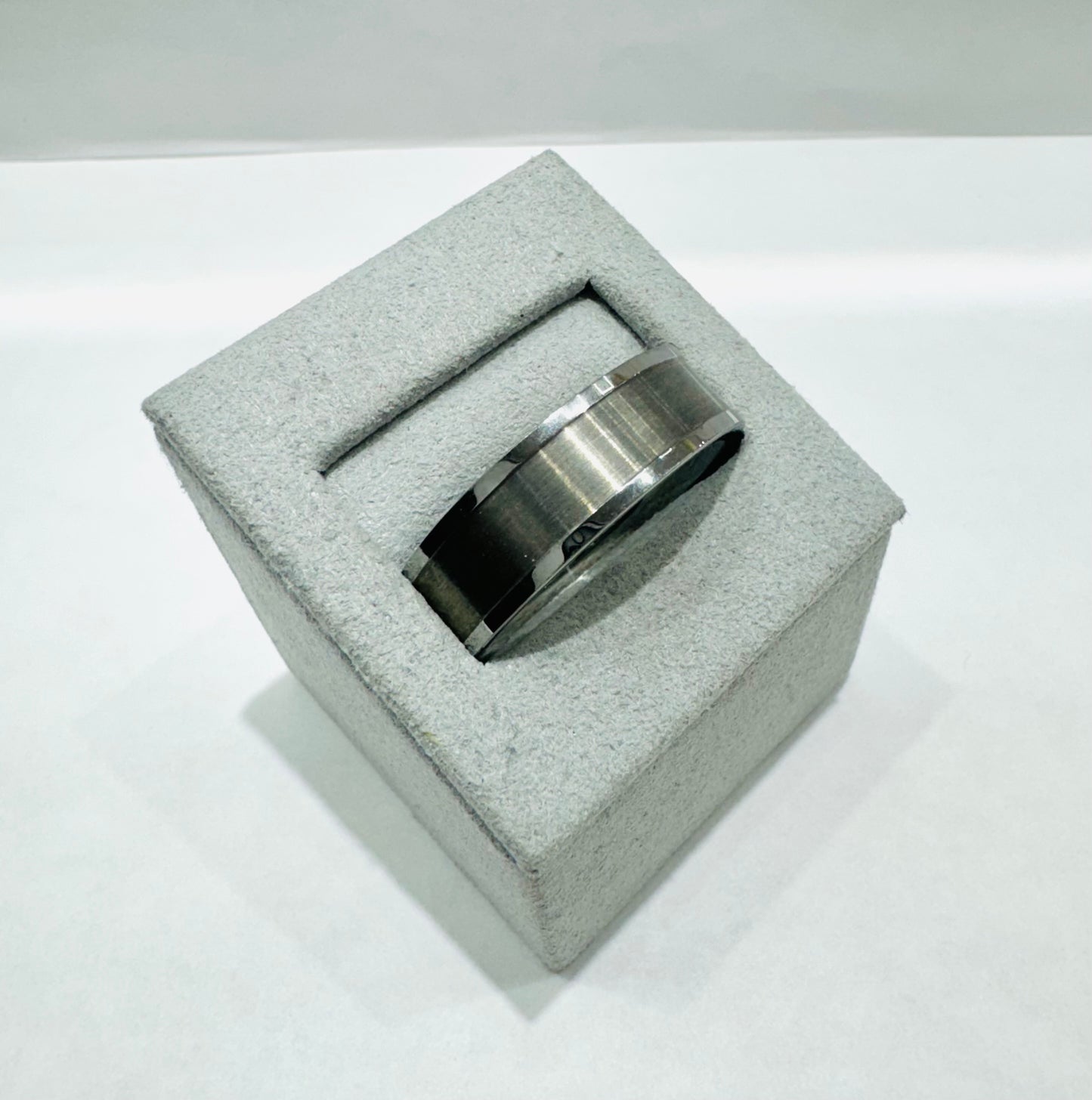 TUNGSTEN CARBIDE GREY COLOR MENS WEDDING BAND 8mm, SIZE: 15