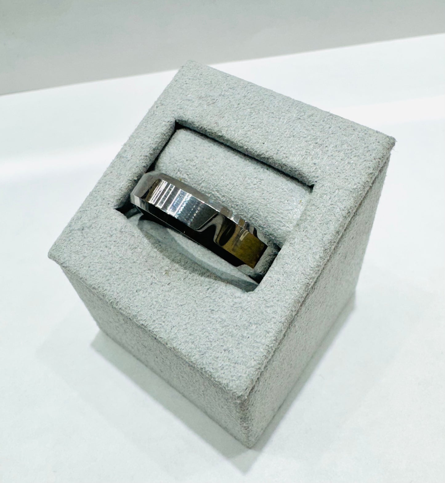 TUNGSTEN CARBIDE MENS WEDDING BAND 6mm, SIZE: 14