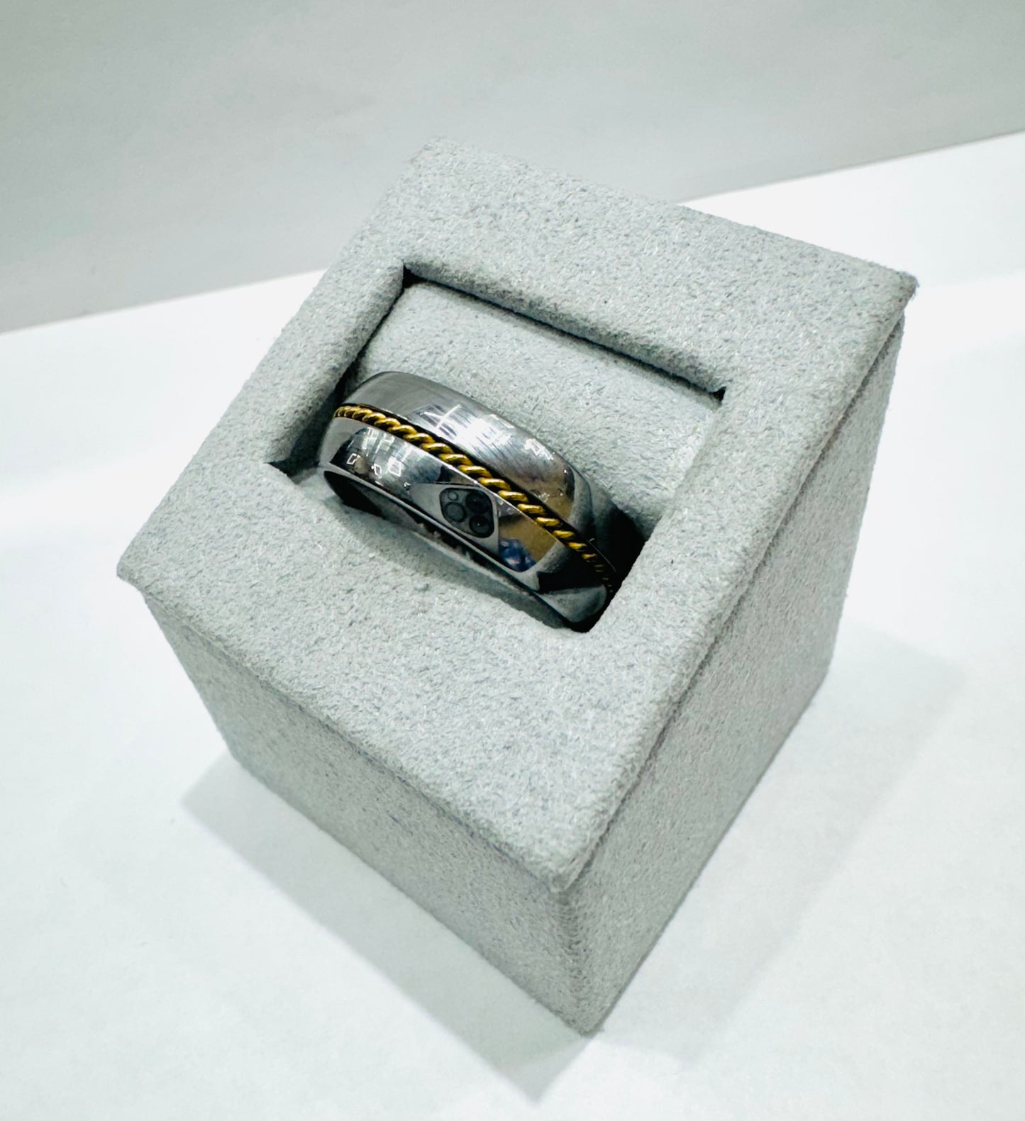 TUNGSTEN WEDDING BAND WITH GOLD PLATED BRAIDED INLAY 8mm, SIZE: 9